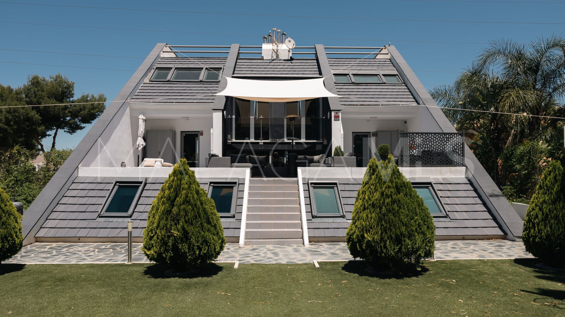 Villa for sale in Pinos de Alhaurín