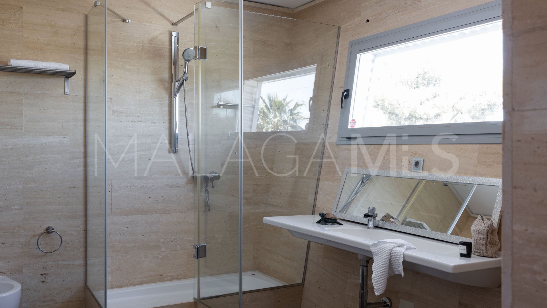 Villa for sale in Pinos de Alhaurín