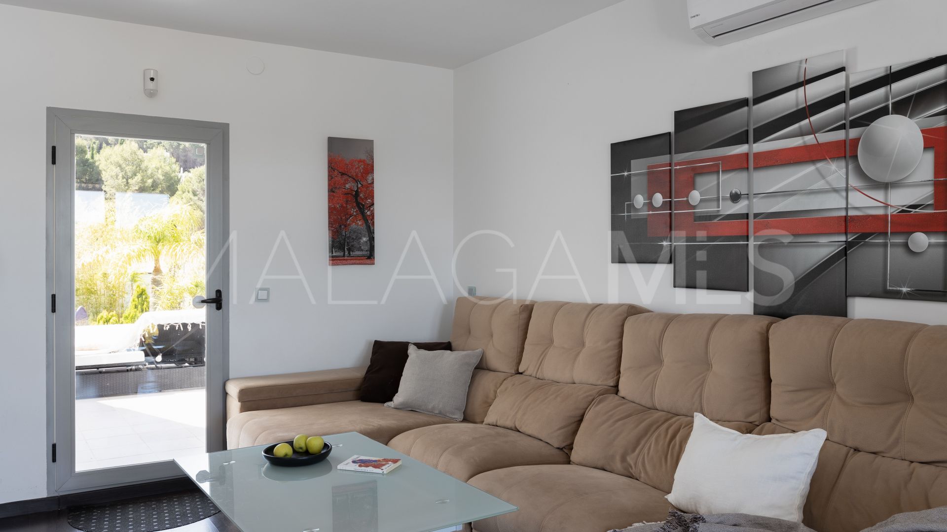 Villa for sale in Pinos de Alhaurín