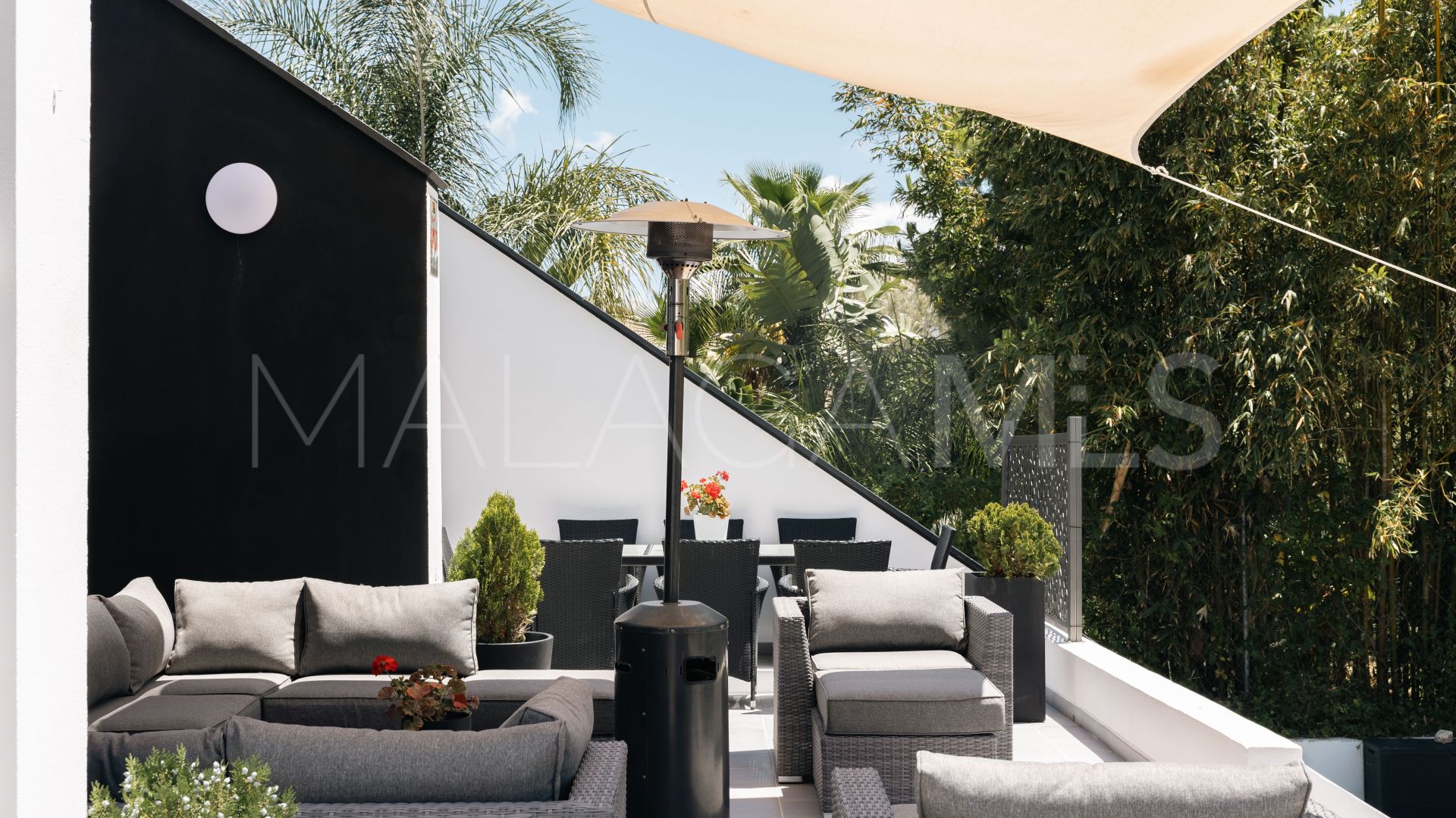 Villa for sale in Pinos de Alhaurín