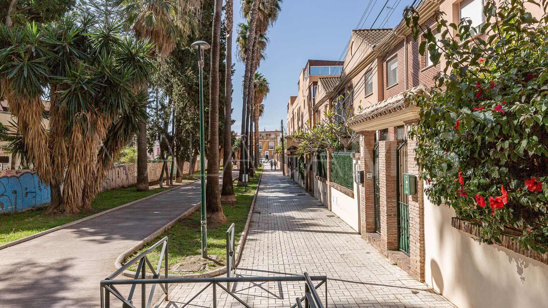Buy pareado with 4 bedrooms in Pedregalejo