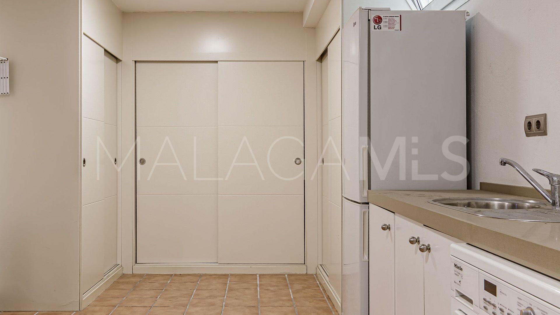 Buy pareado with 4 bedrooms in Pedregalejo
