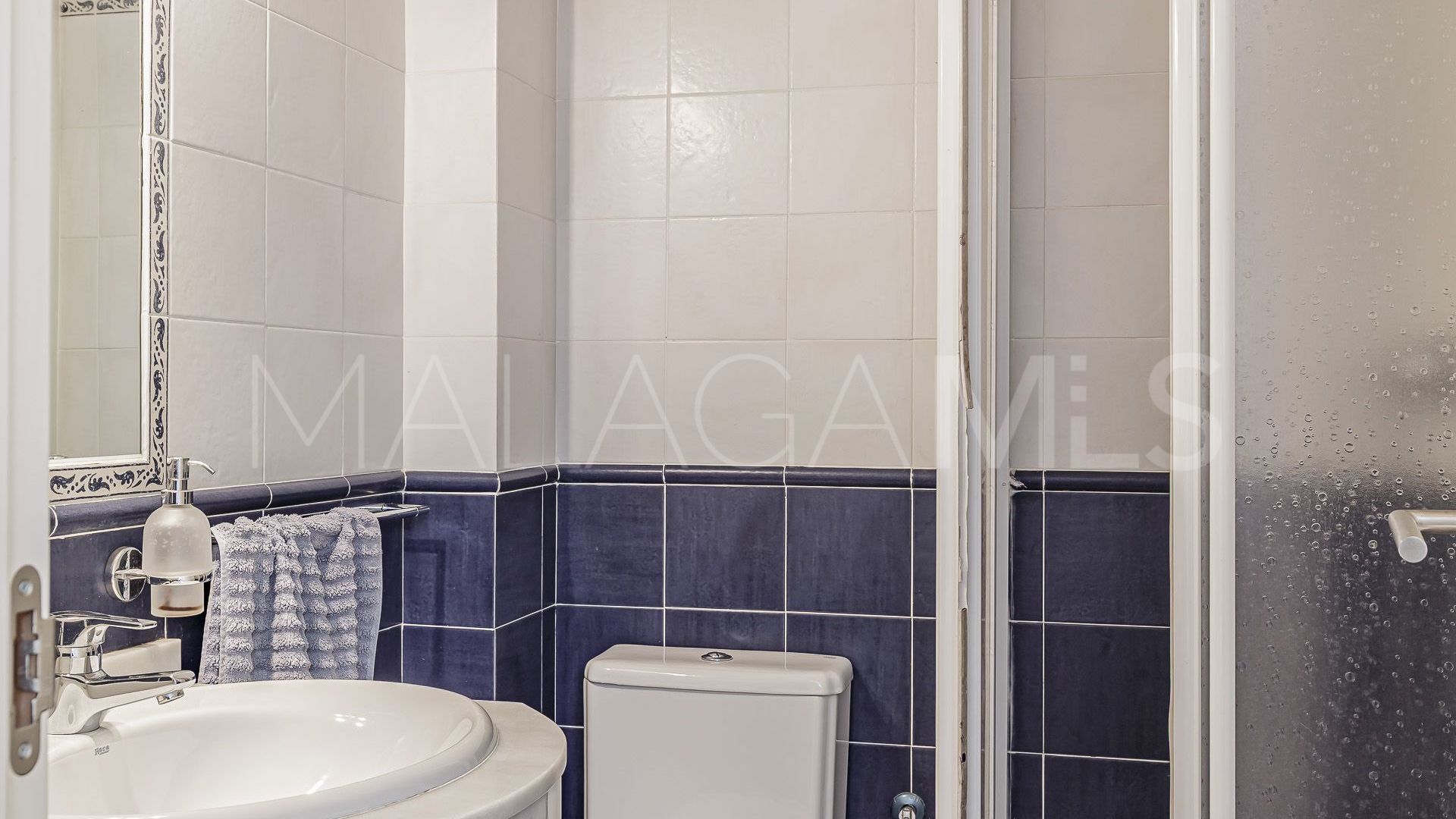 Buy pareado with 4 bedrooms in Pedregalejo