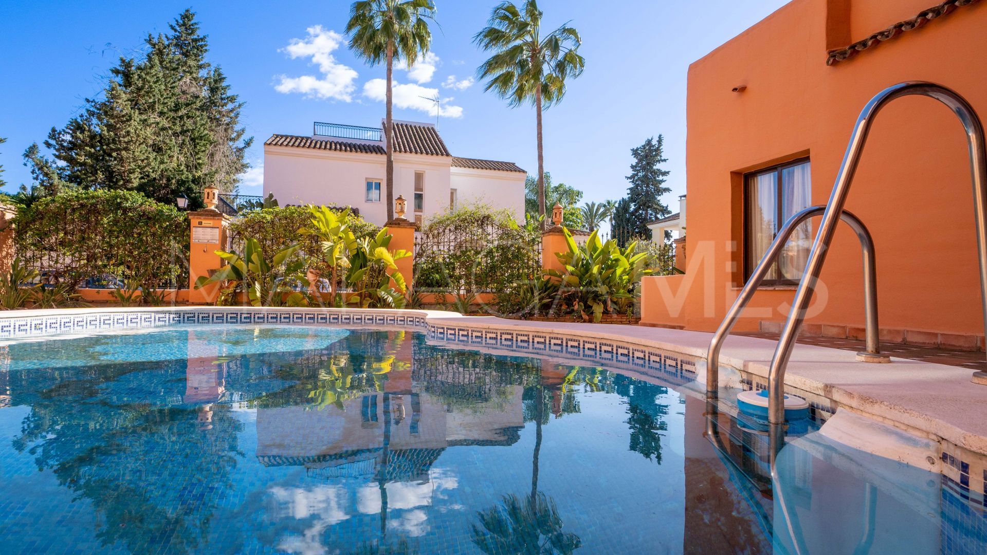 Lägenhet for sale in Estepona