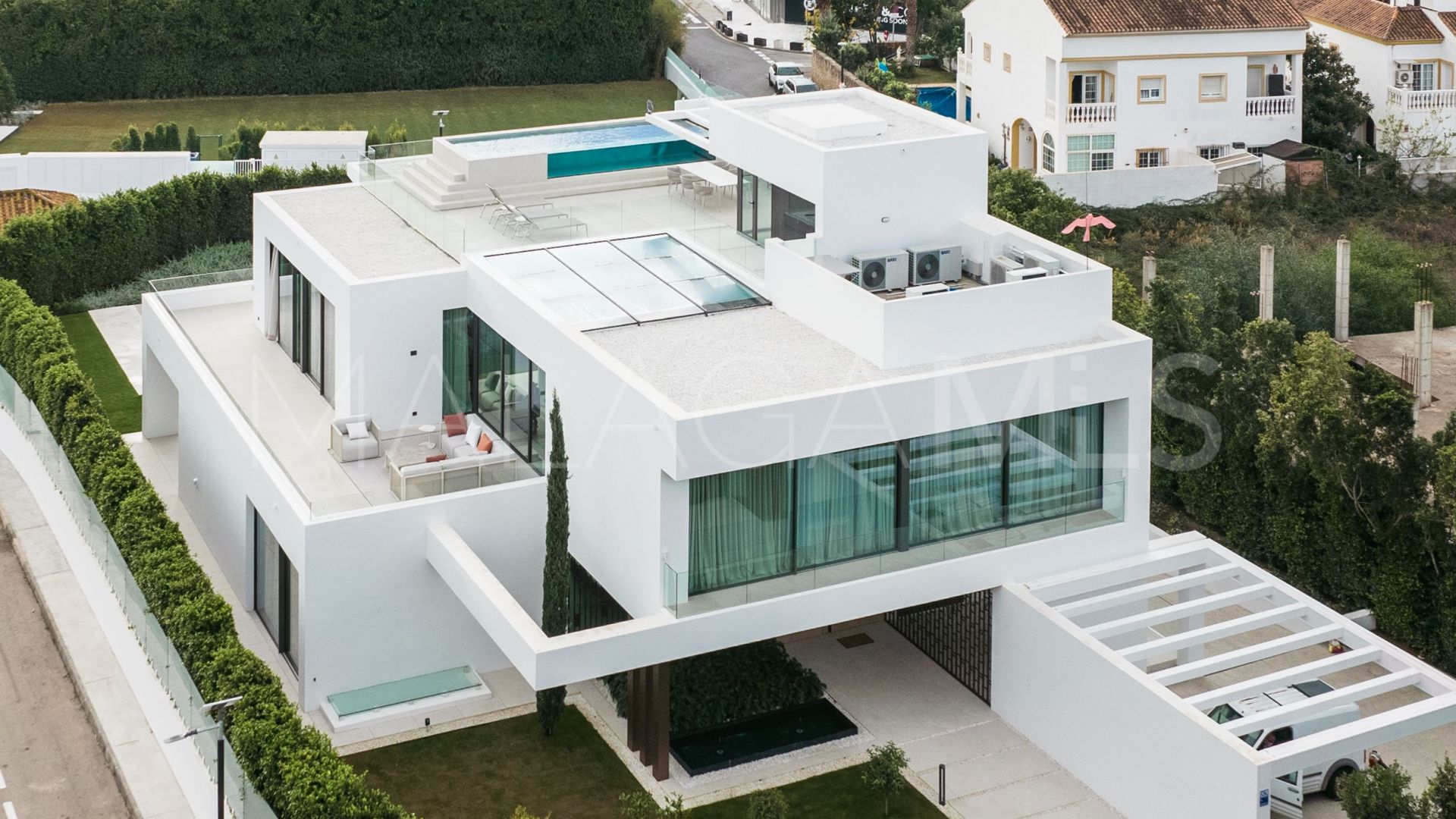Villa for sale in Marbella Golden Mile