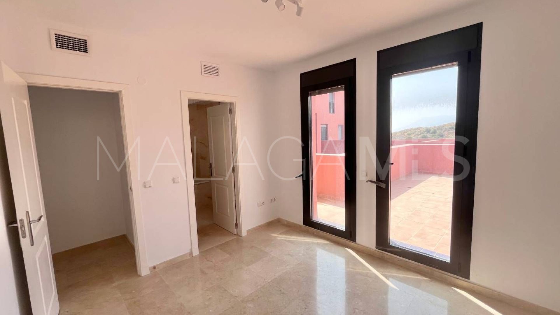 Wohnung for sale in Altos de Calahonda