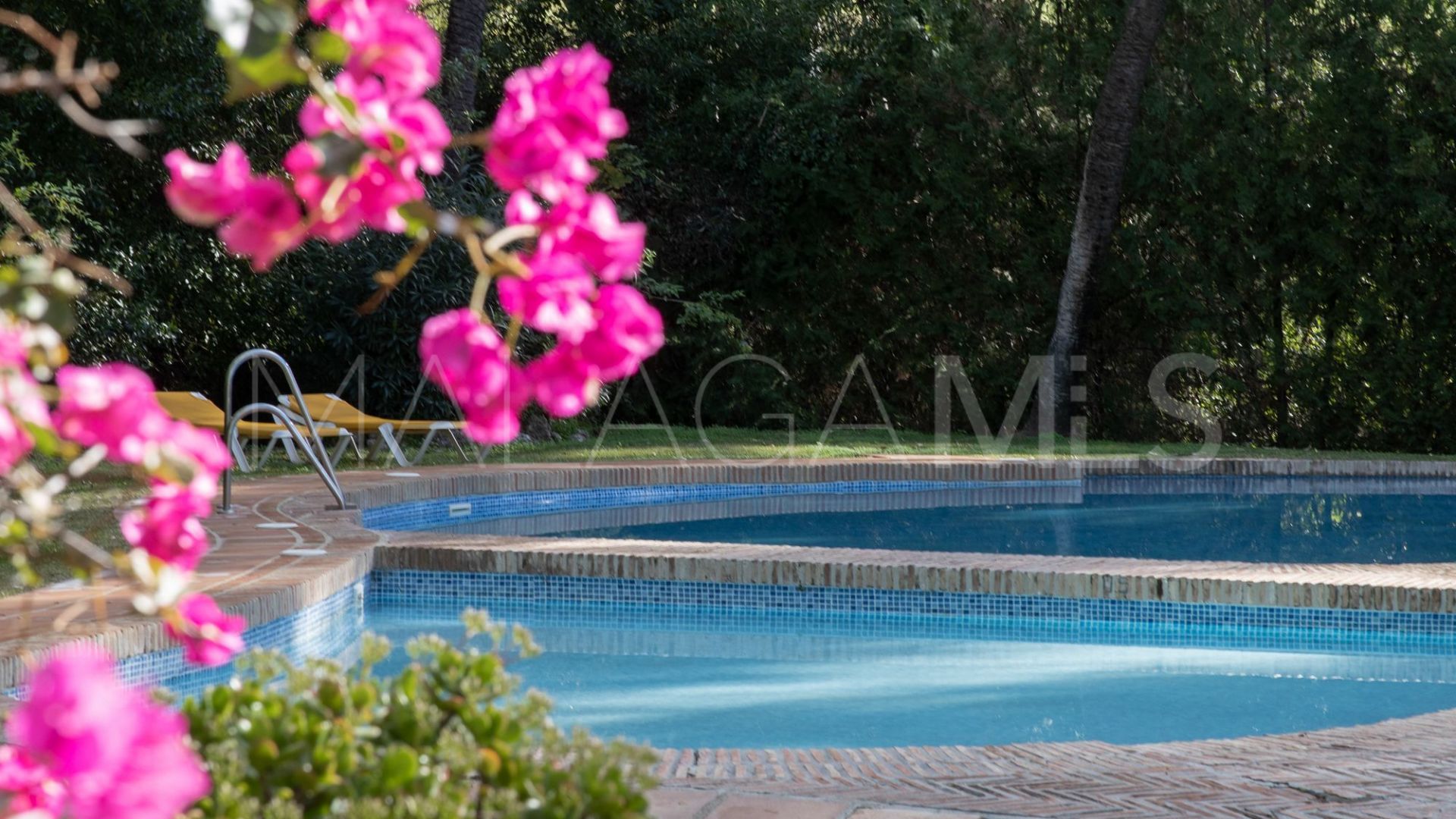 Duplex-wohnung for sale in Nueva Andalucia