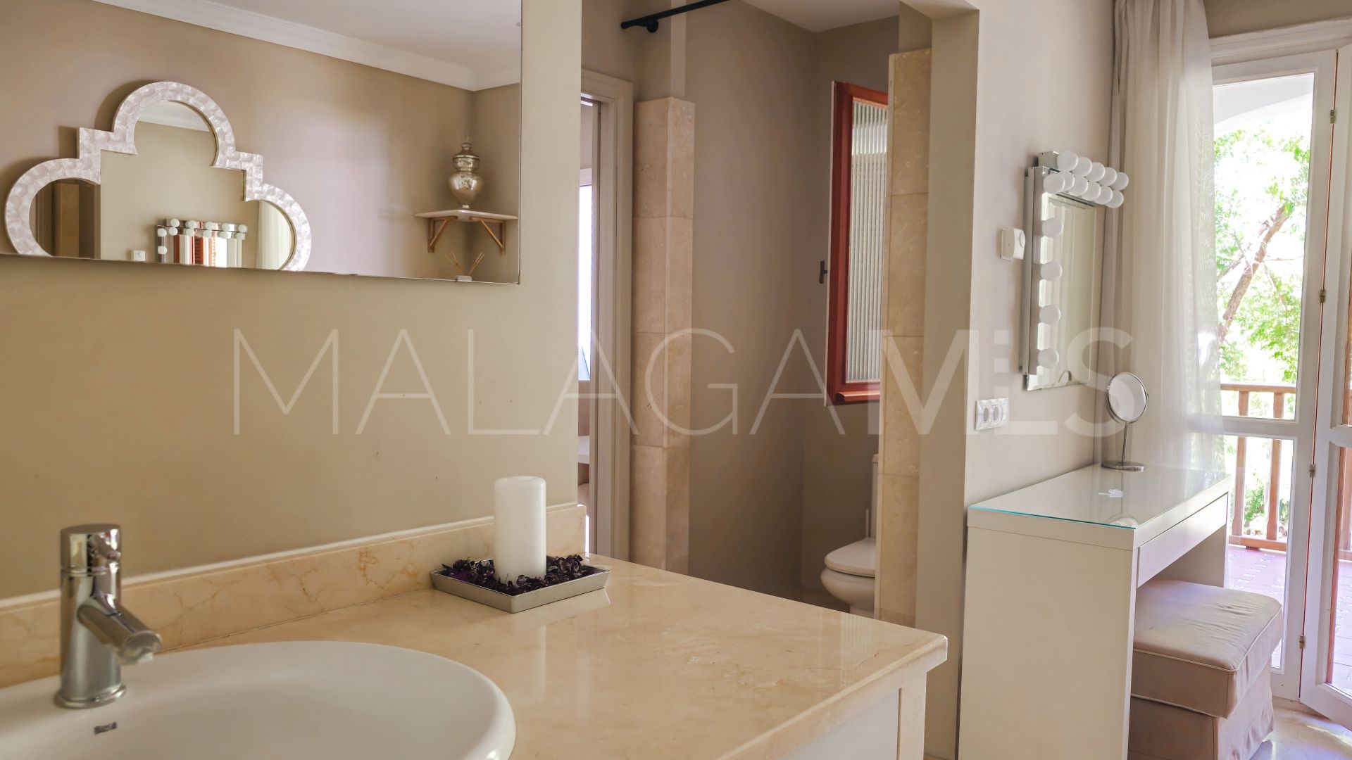 Duplex-wohnung for sale in Nueva Andalucia