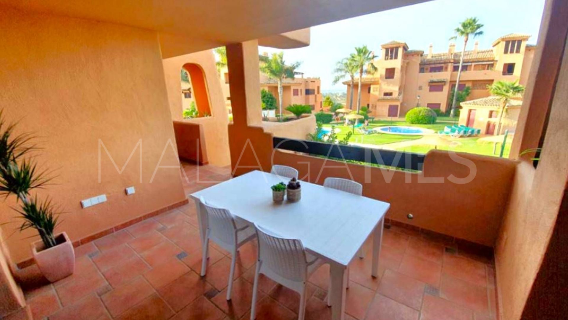 Buy ground floor apartment with 2 bedrooms in El Soto de Marbella