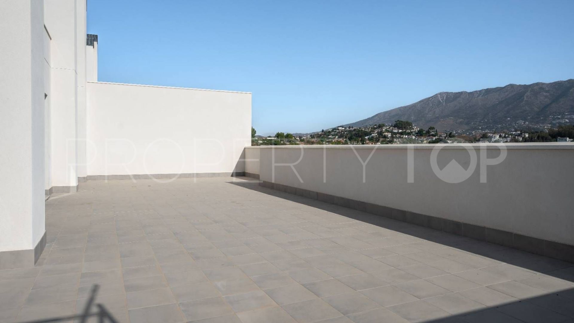 For sale Las Lagunas 3 bedrooms penthouse