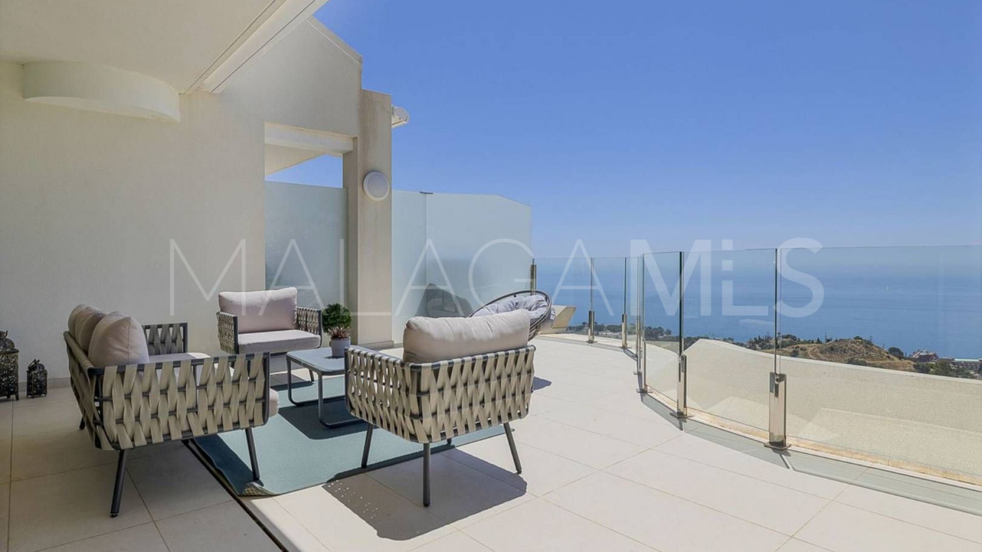 Buy penthouse in La Capellania