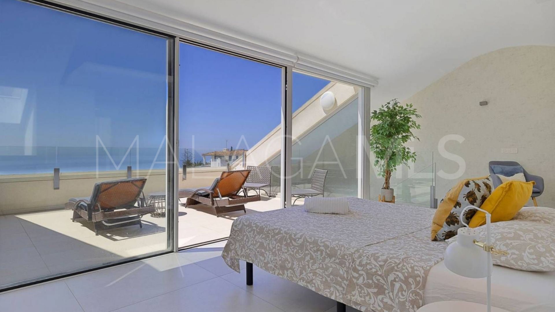 Buy penthouse in La Capellania