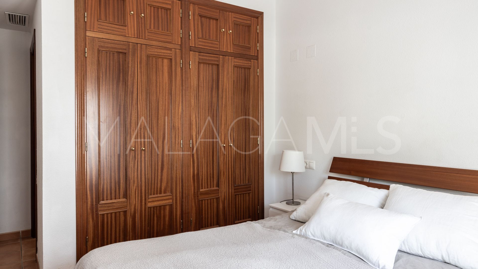 For sale Torreblanca town house with 4 bedrooms
