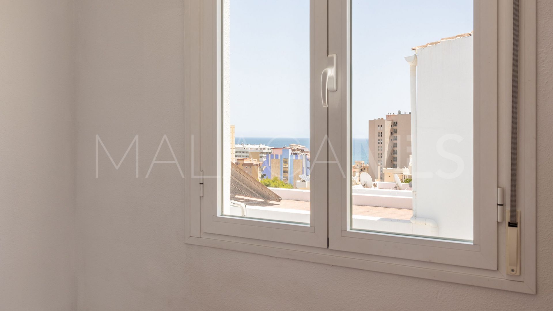 For sale Torreblanca town house with 4 bedrooms
