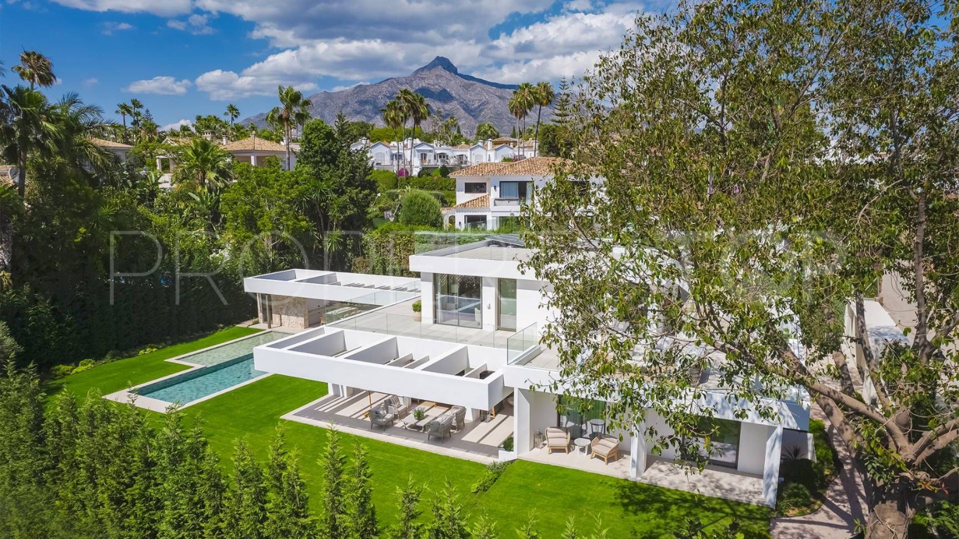 Las Lomas de Nueva Andalucia, casa en venta