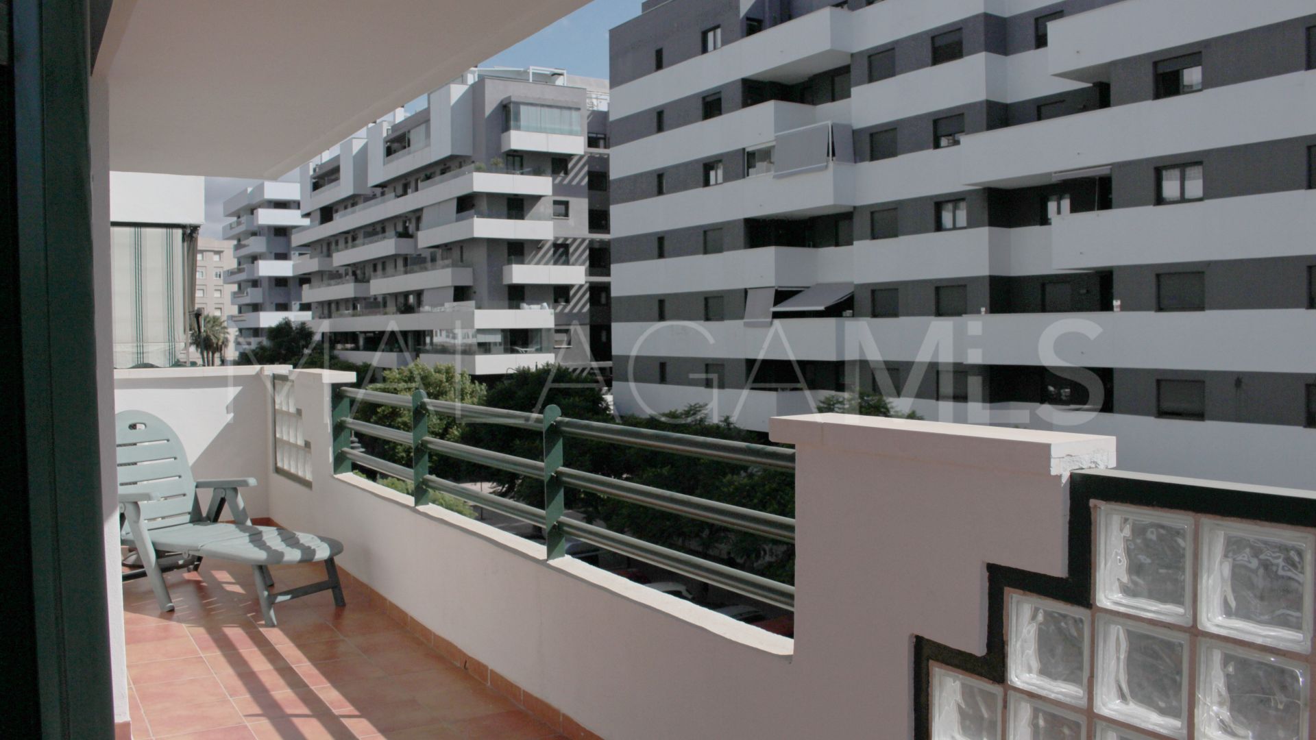 Buy apartment in Estepona Centre