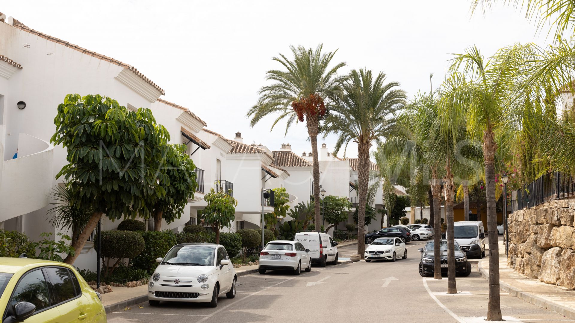 Bottenvåningslägenhet for sale in Nueva Andalucia