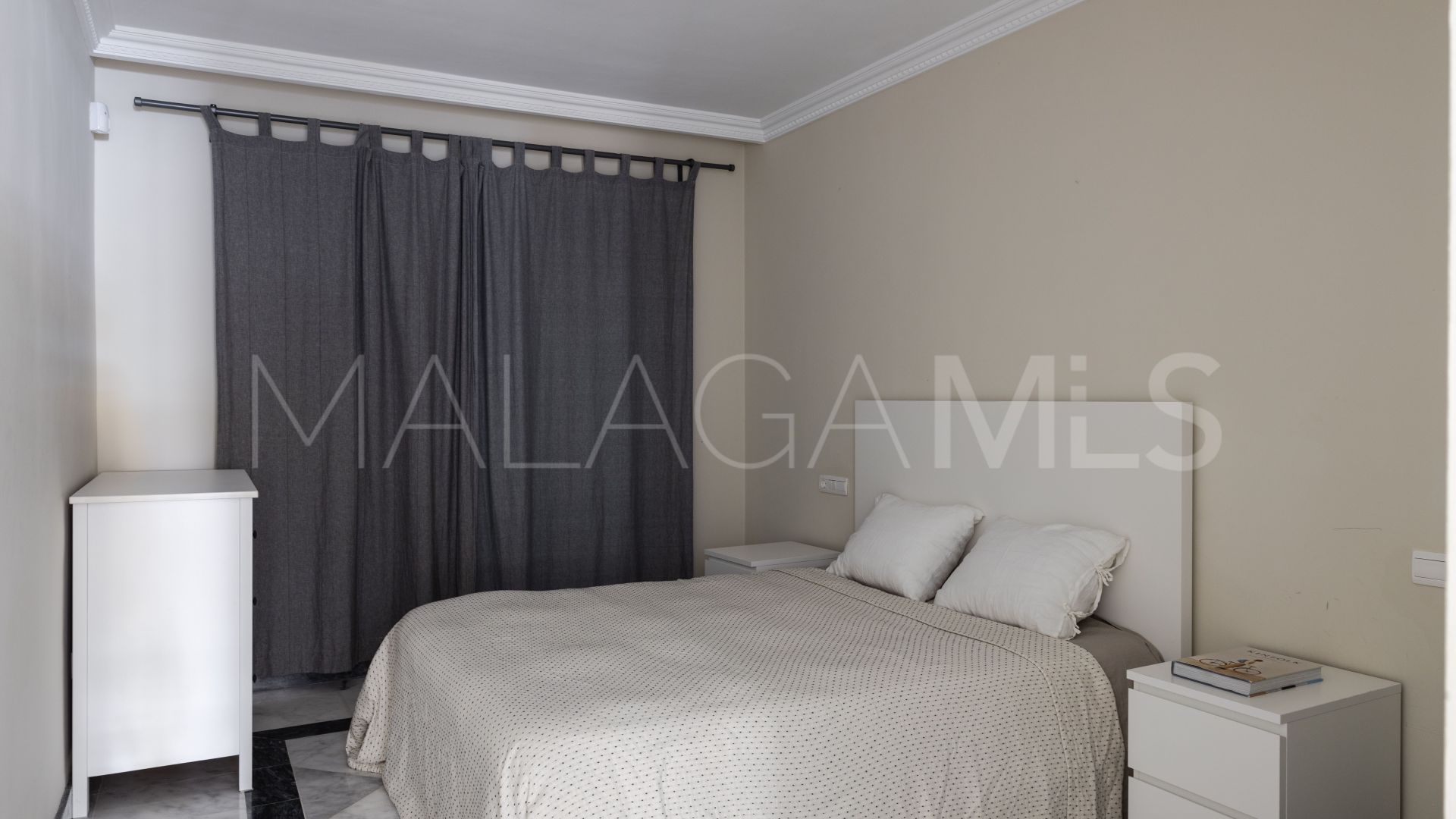 Buy apartamento planta baja in Nueva Andalucia with 2 bedrooms