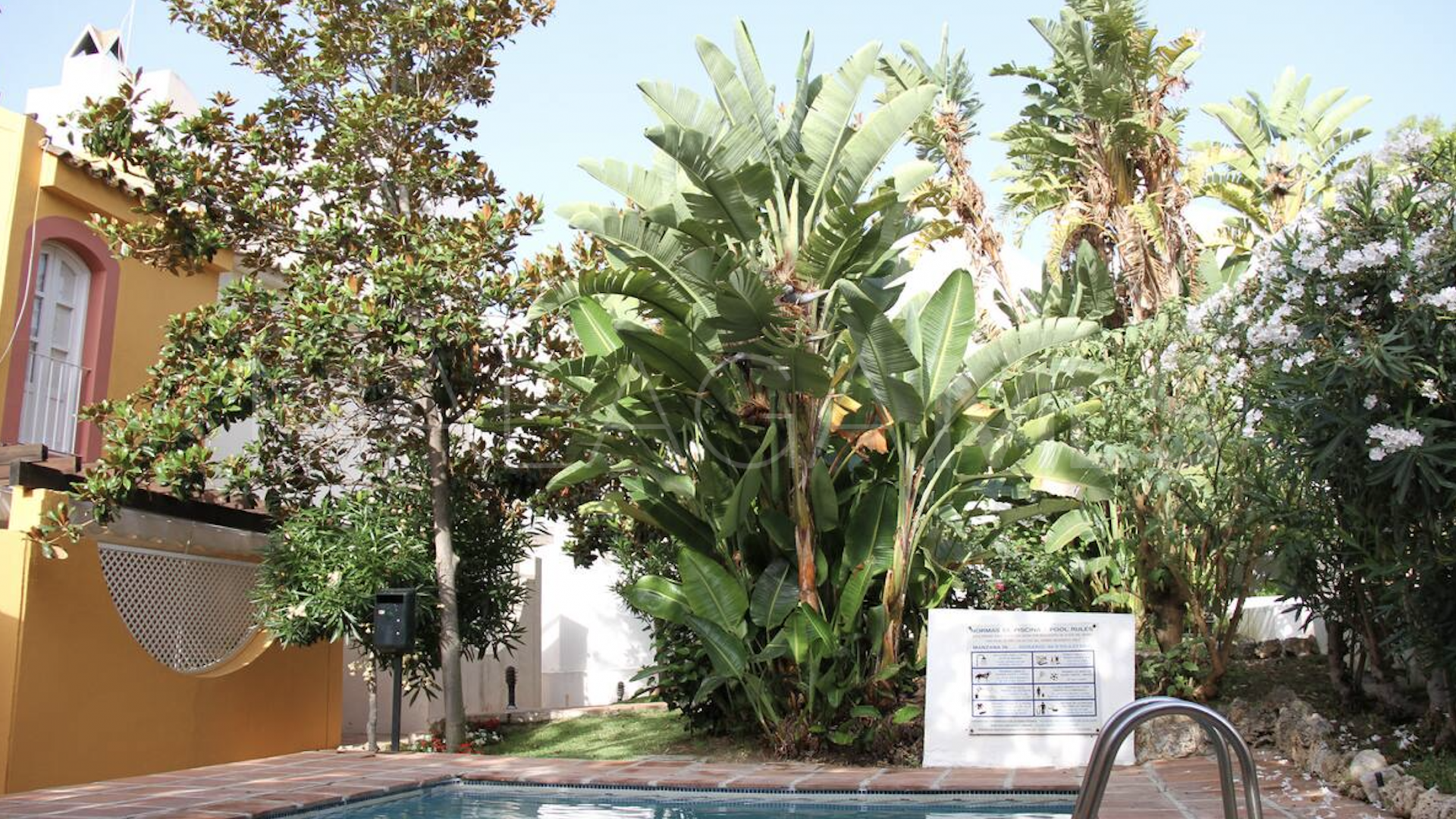 Maison de ville for sale in Nueva Andalucia
