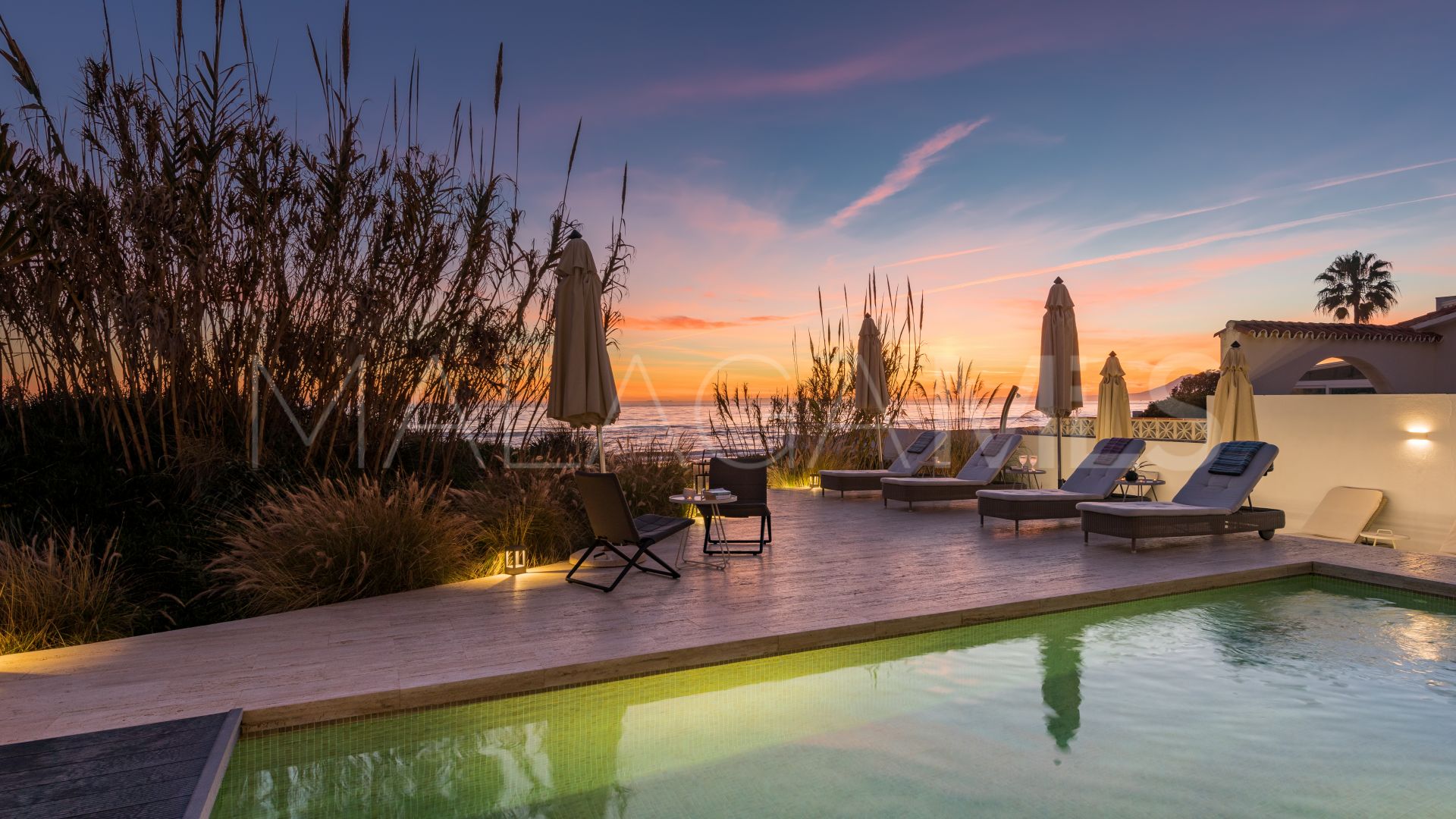 Se vende villa in Costabella with 6 bedrooms