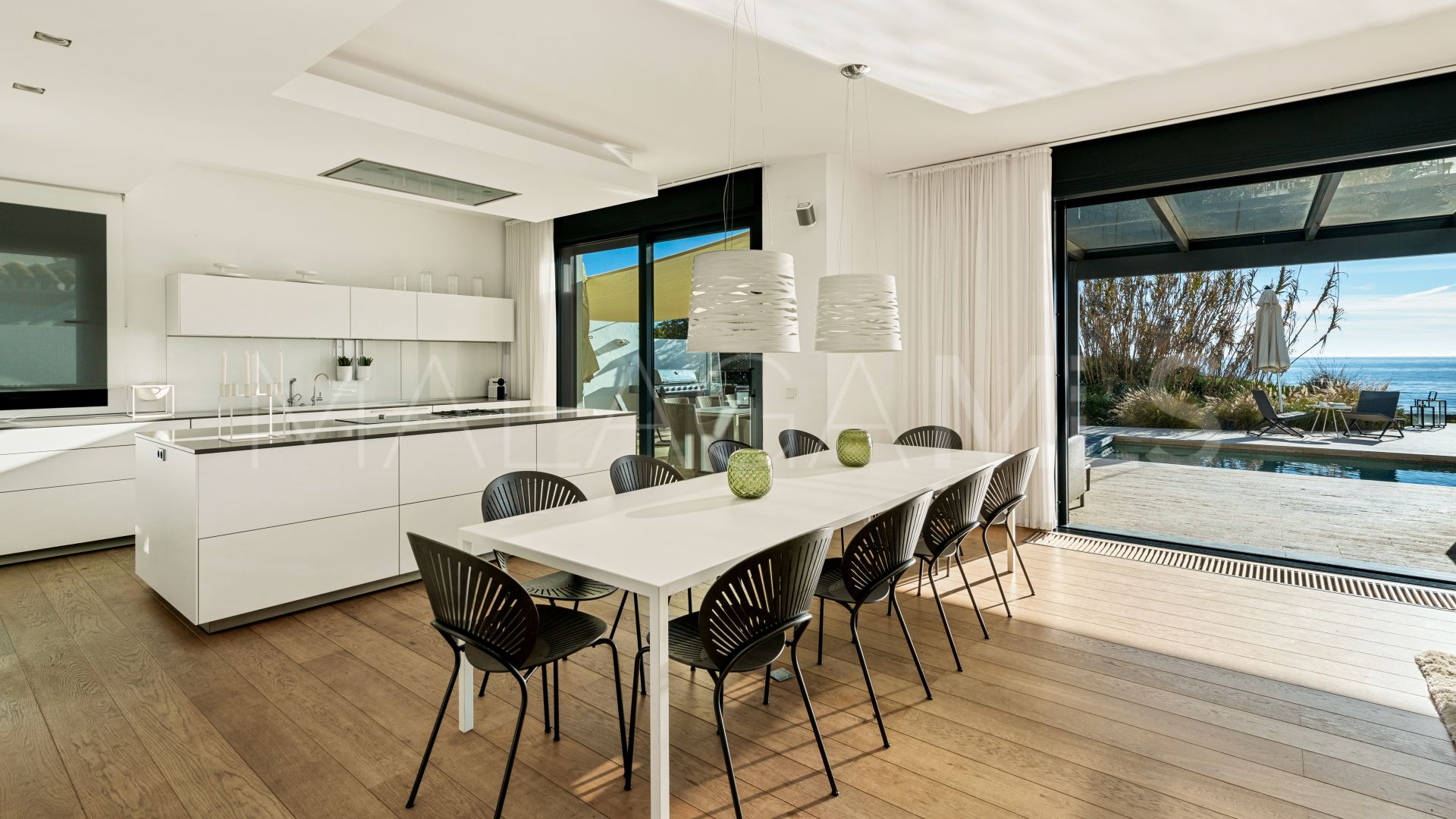 Se vende villa in Costabella with 6 bedrooms