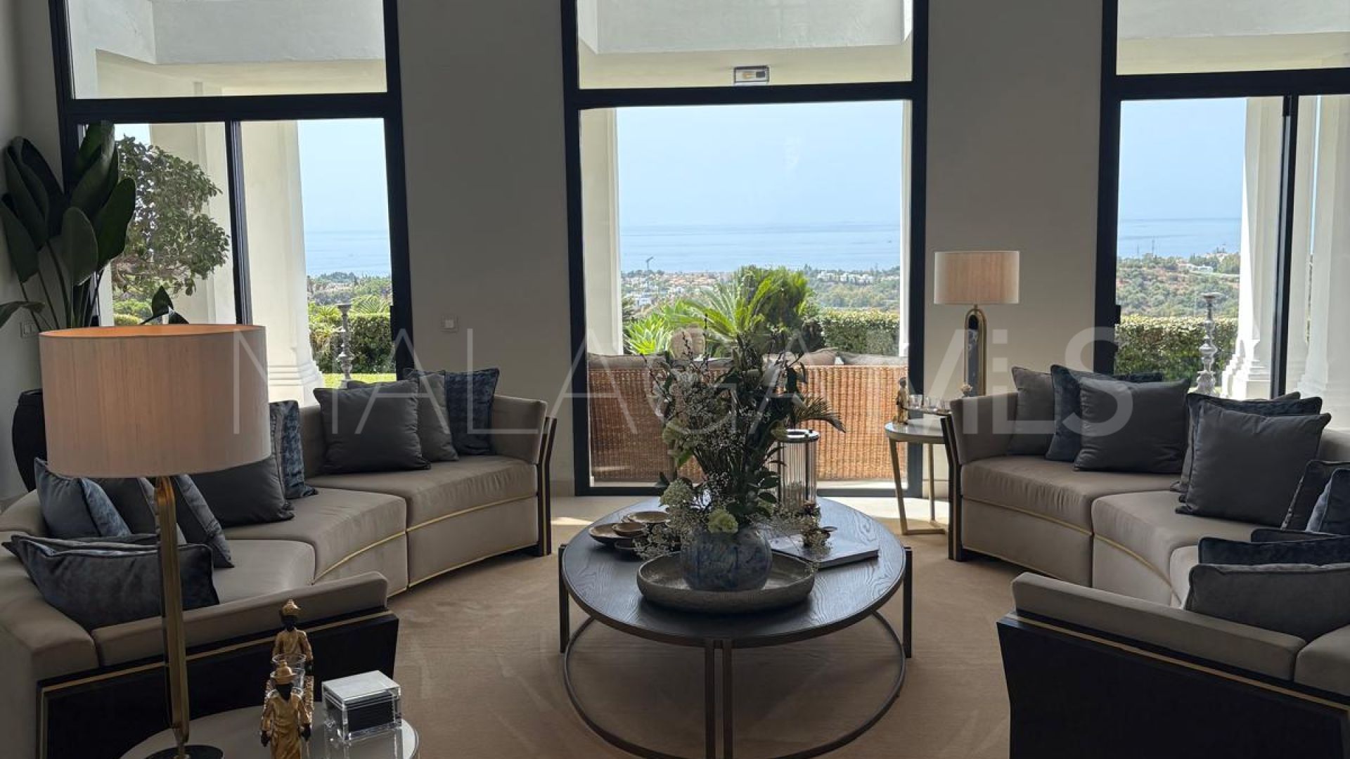 Buy villa in Marbella Golden Mile