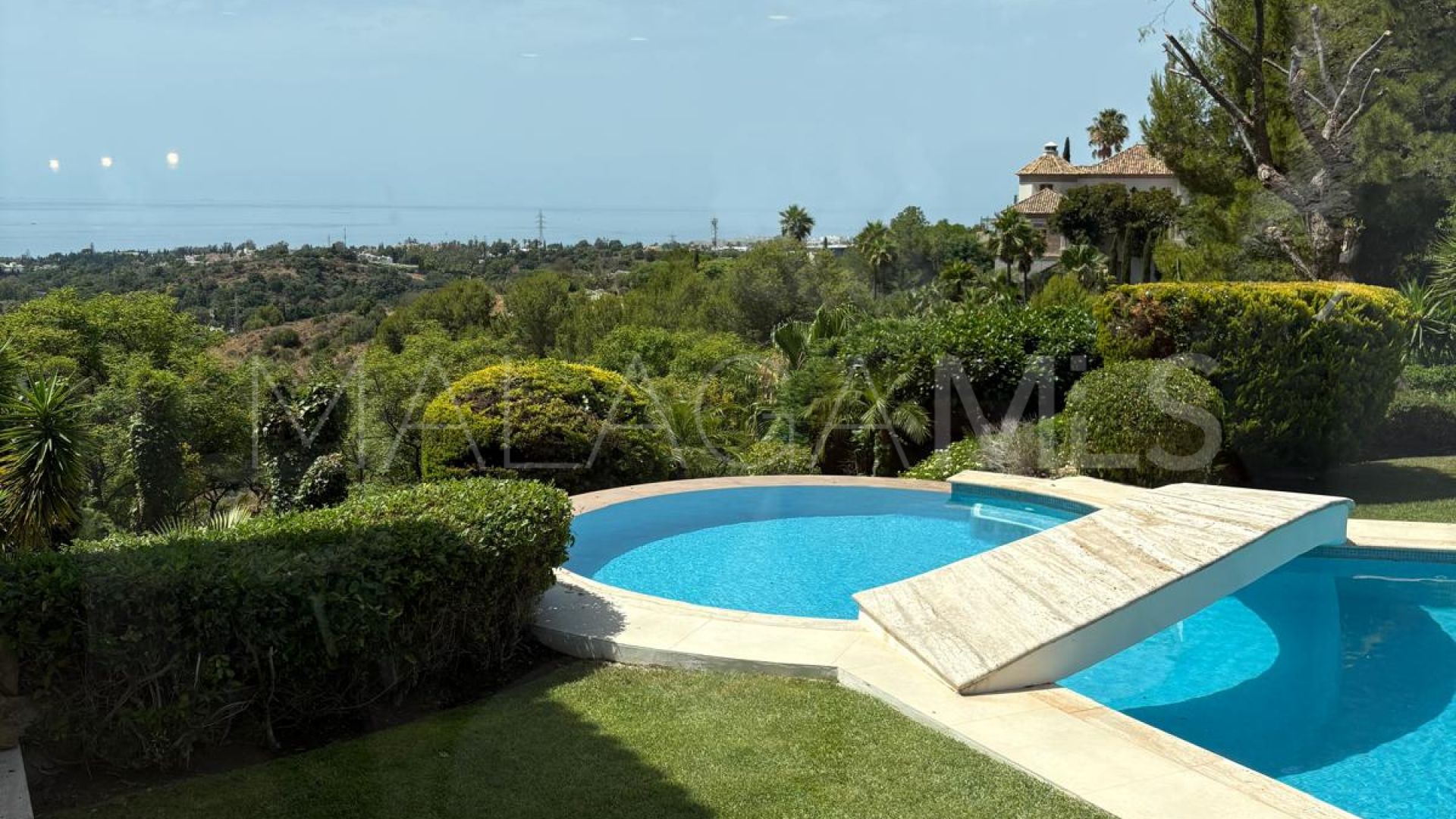 Buy villa in Marbella Golden Mile