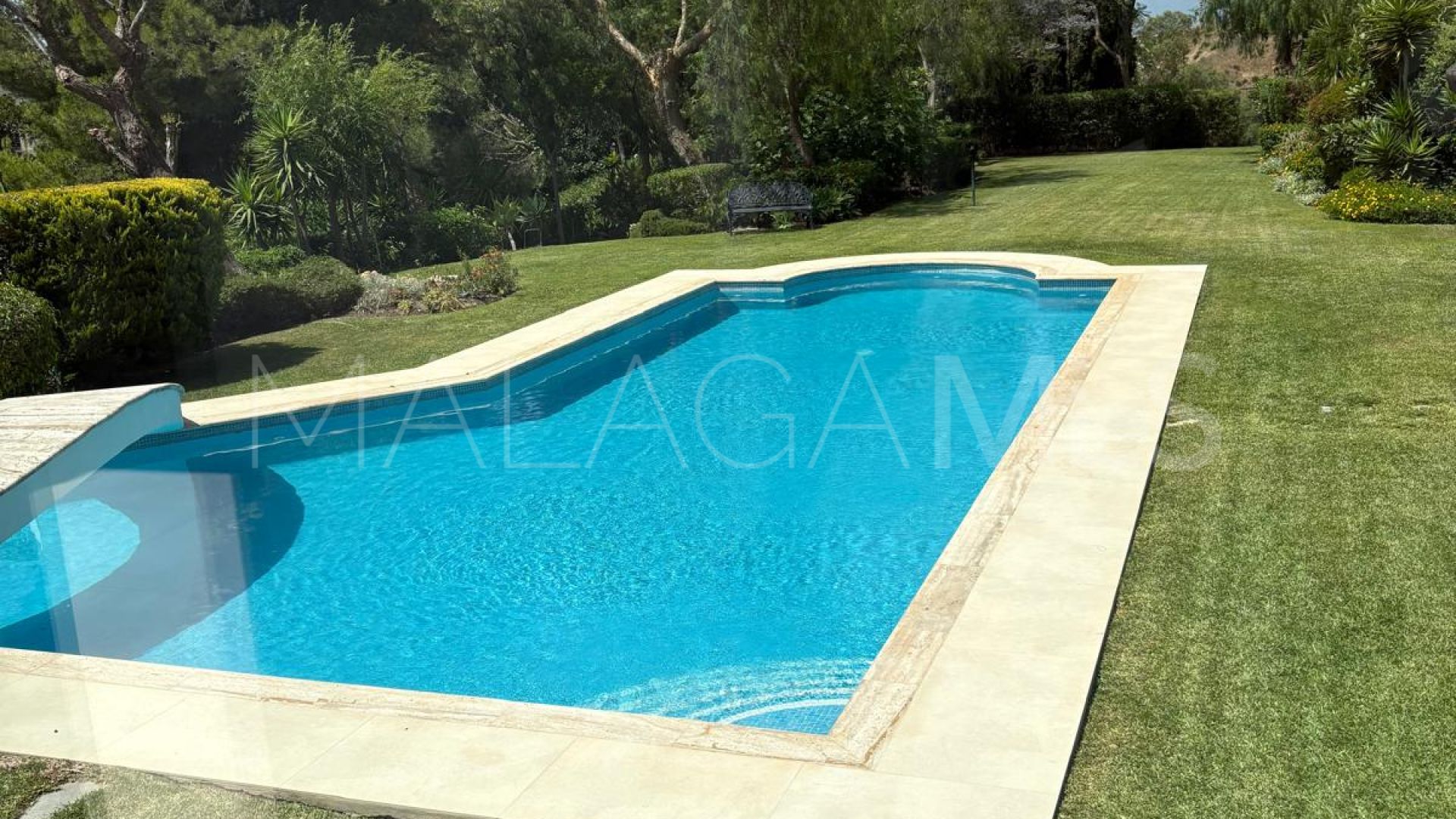 Buy villa in Marbella Golden Mile