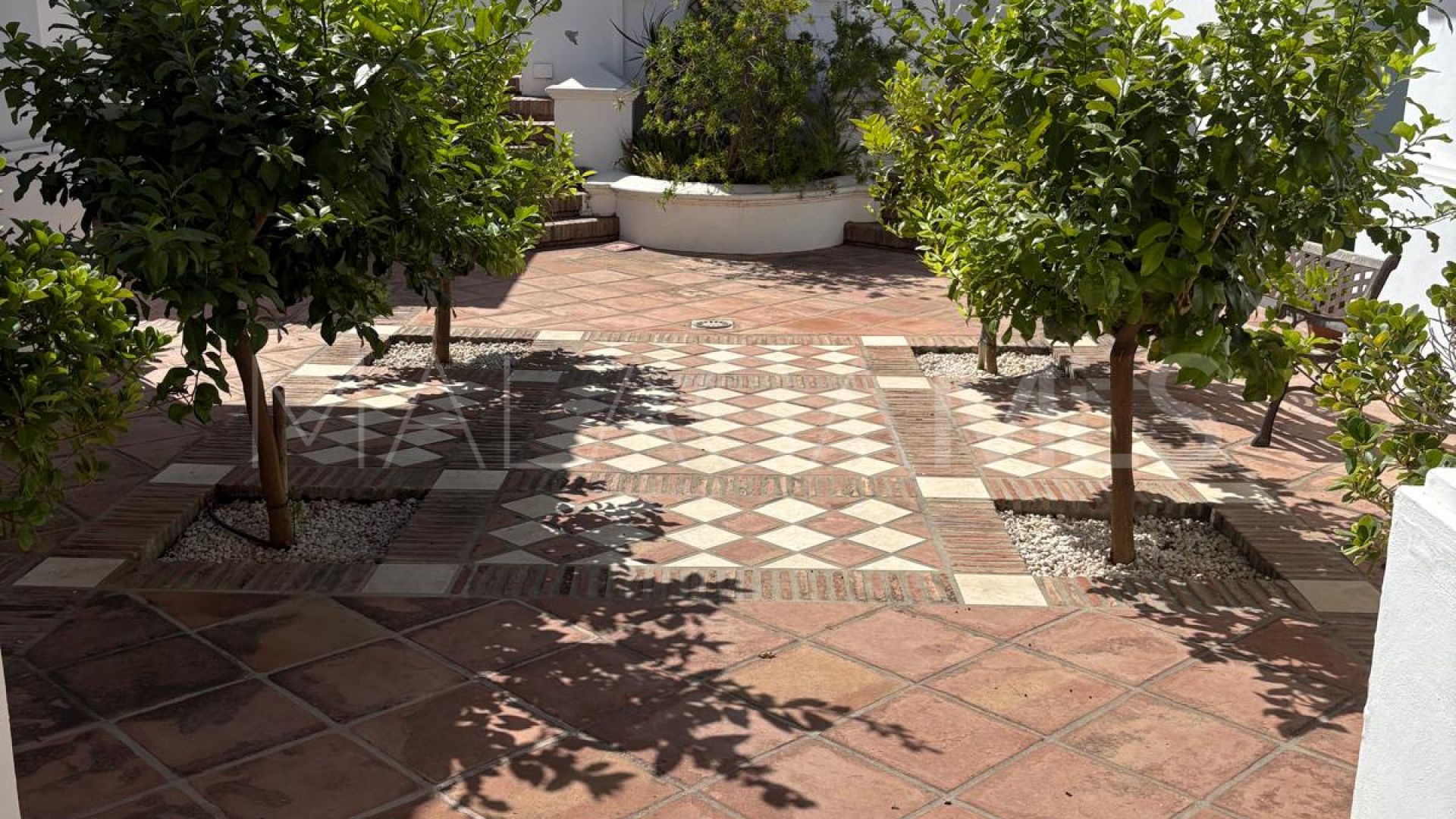 Villa for sale in Aloha de 5 bedrooms