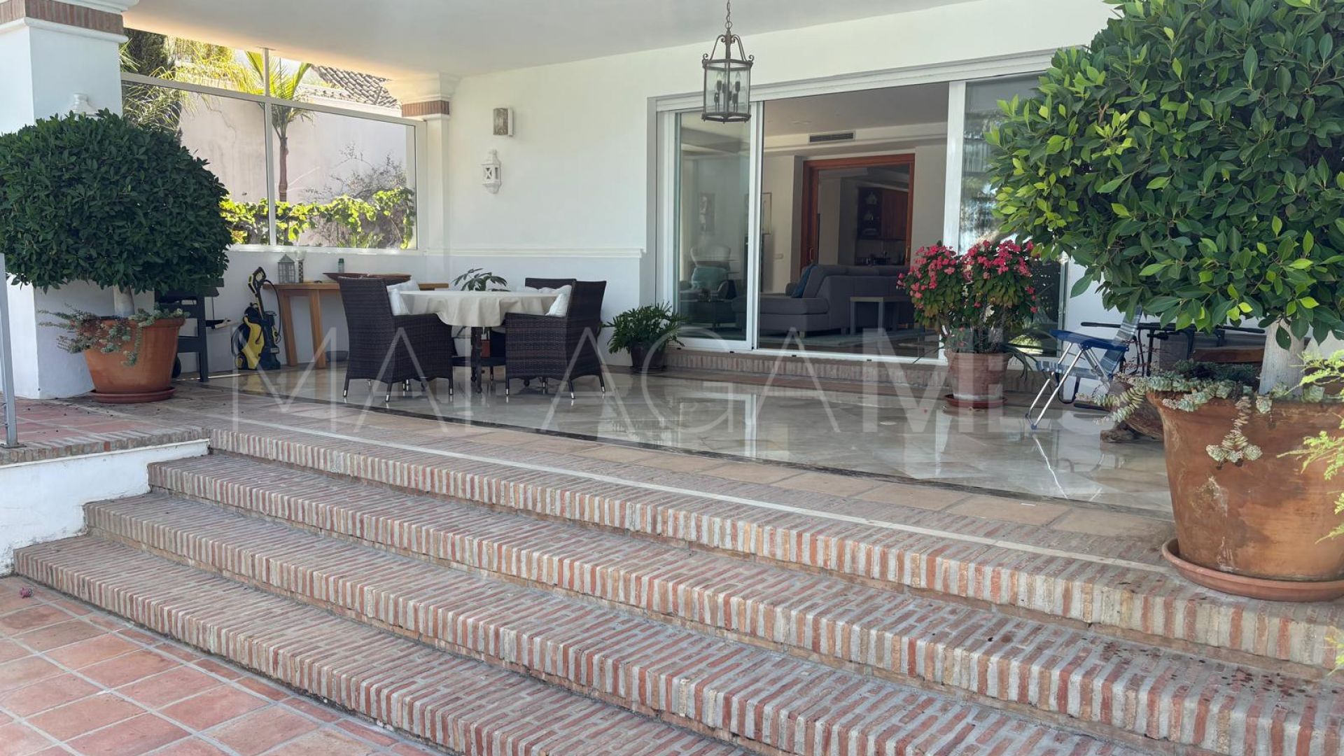 Villa for sale in Aloha de 5 bedrooms