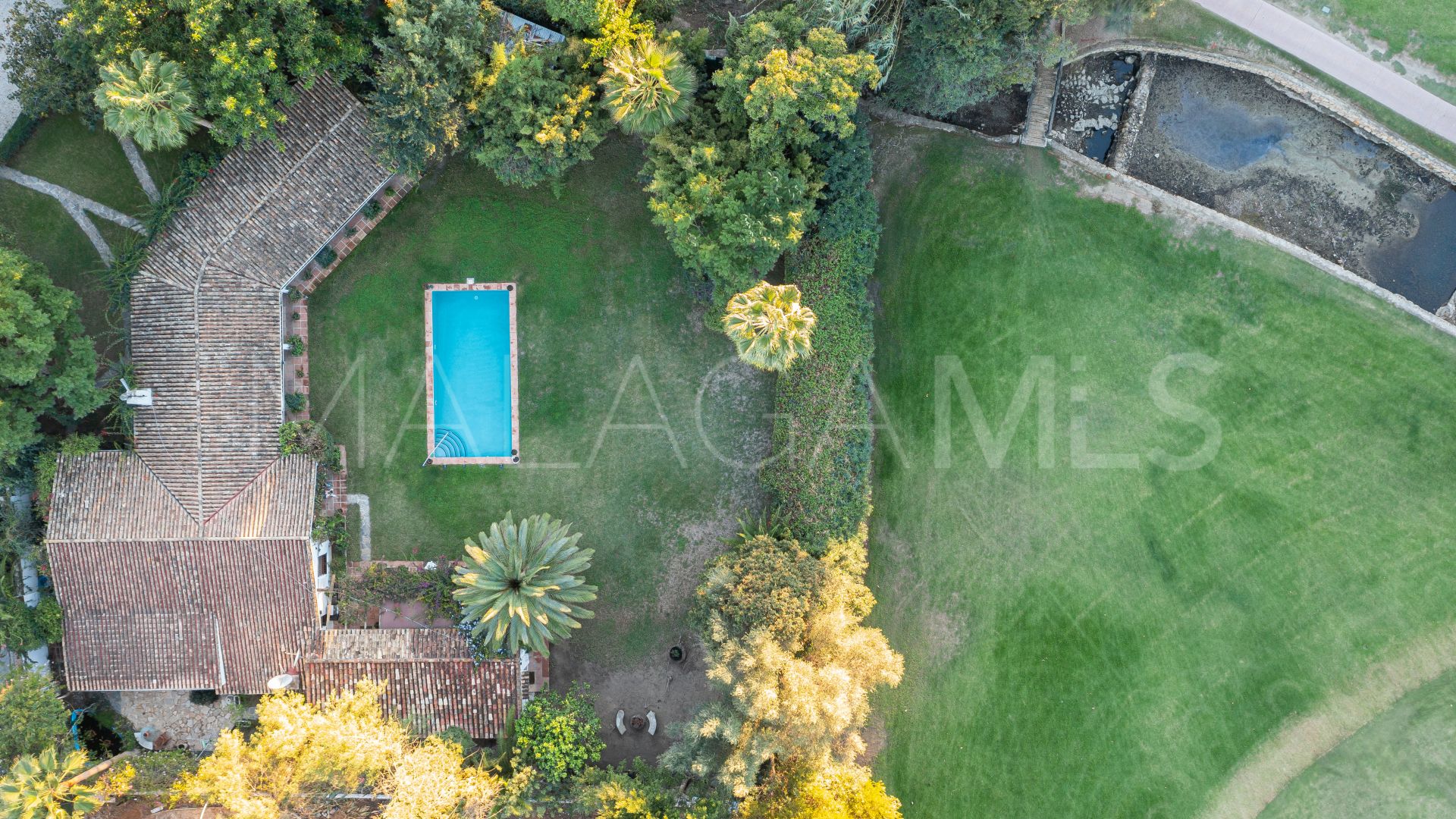 Villa in Los Naranjos for sale