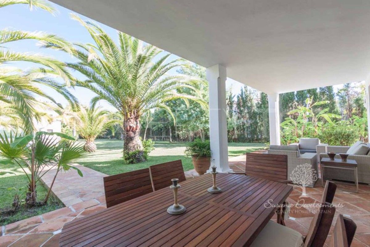 Villa en venta en Guadalmina Baja