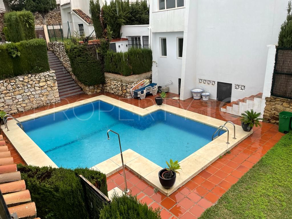 For sale 4 bedrooms villa in Nueva Andalucia