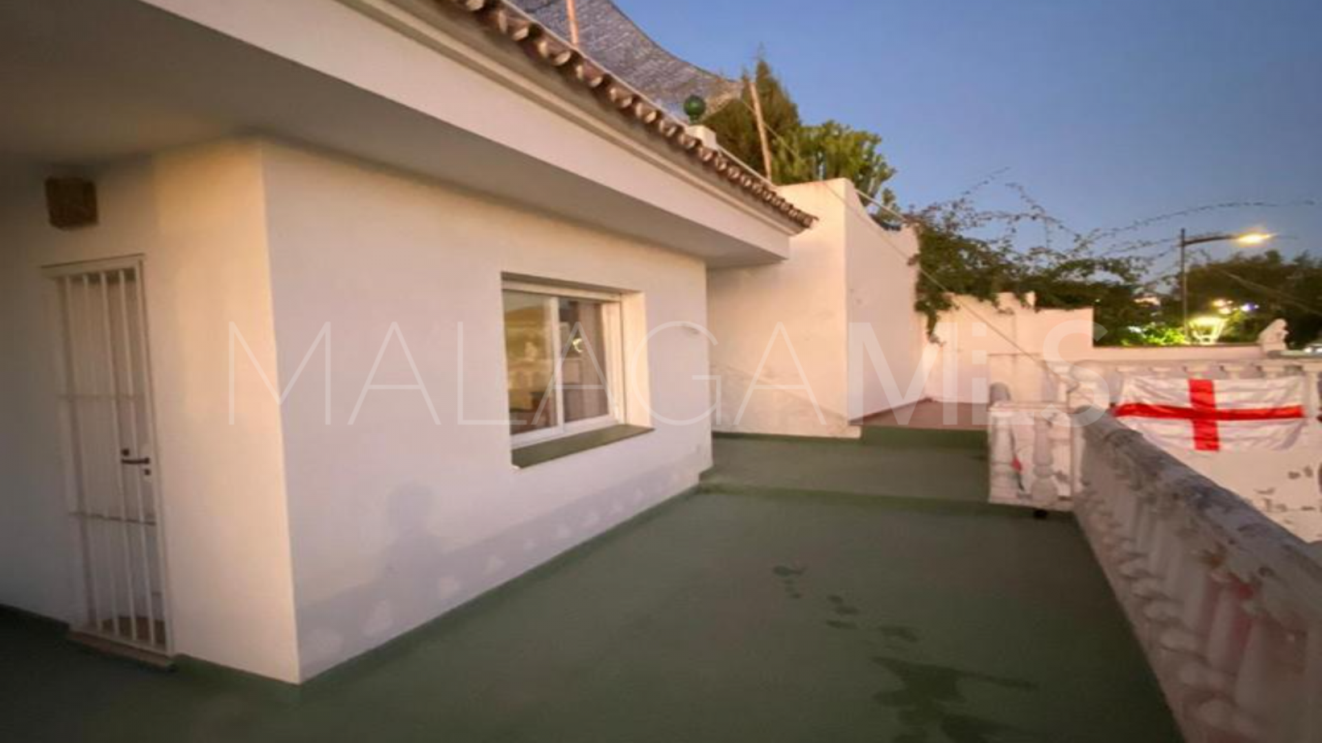 For sale villa with 3 bedrooms in Nueva Andalucia