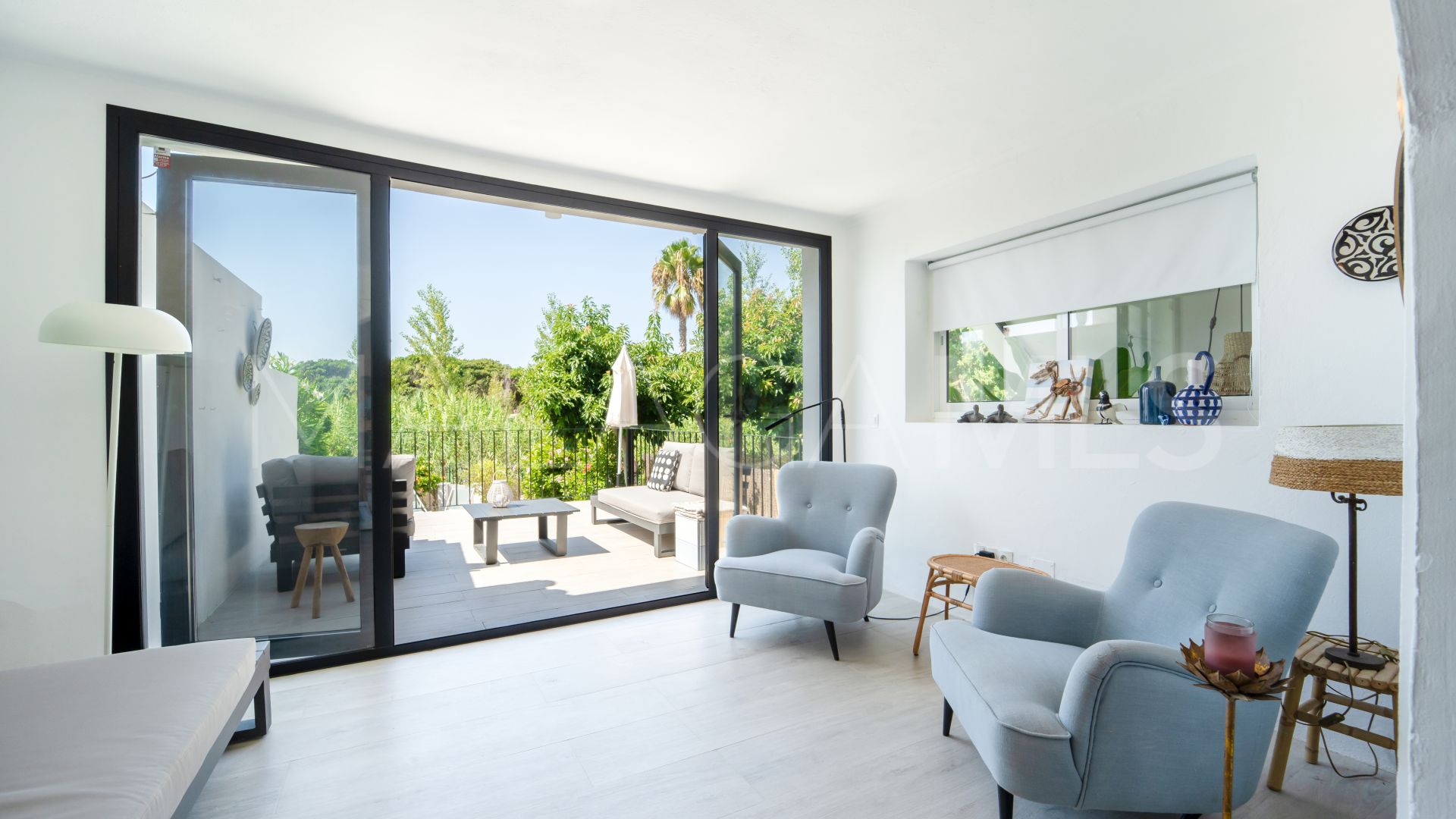 2 bedrooms Estepona villa for sale