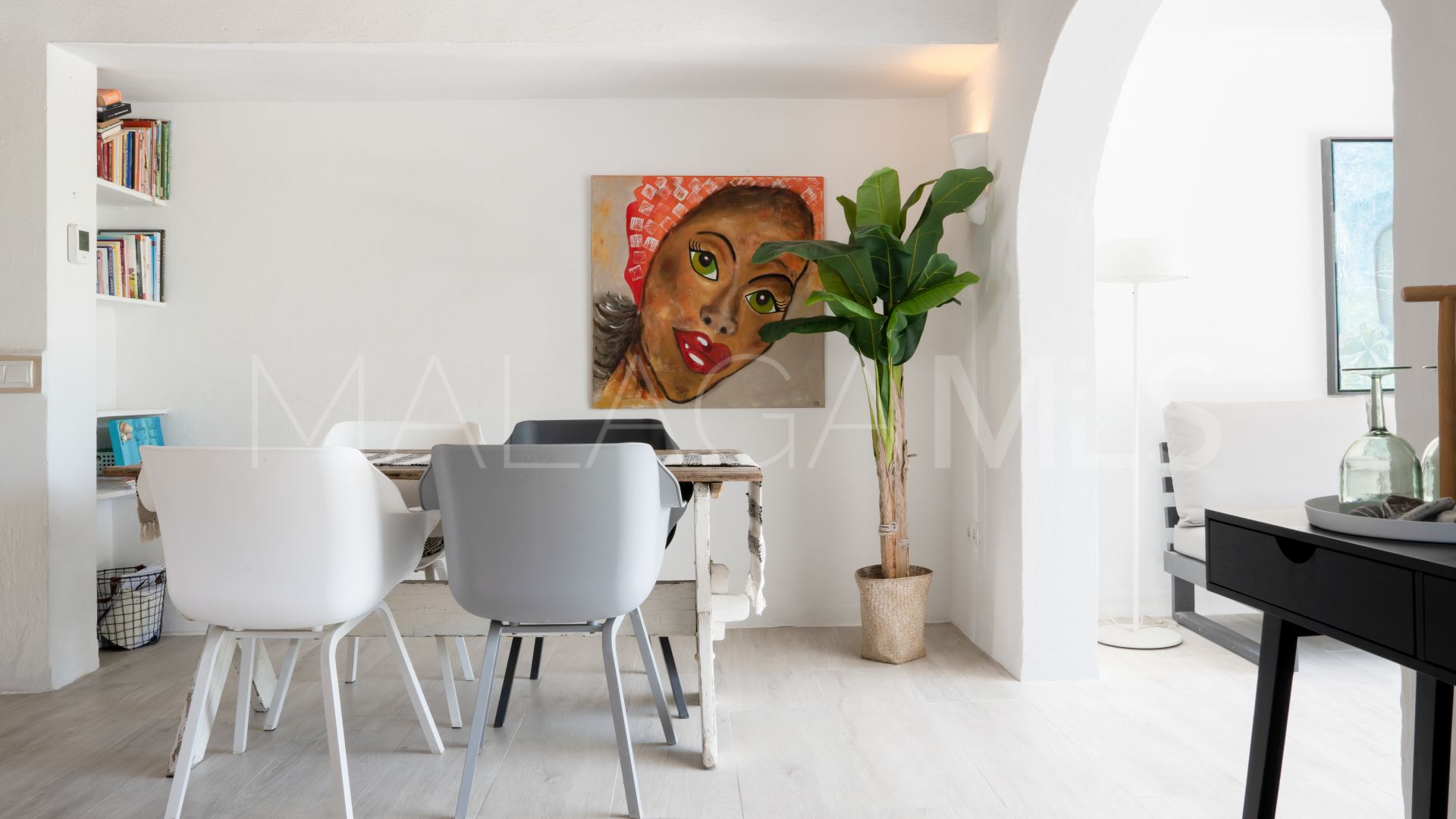 2 bedrooms Estepona villa for sale