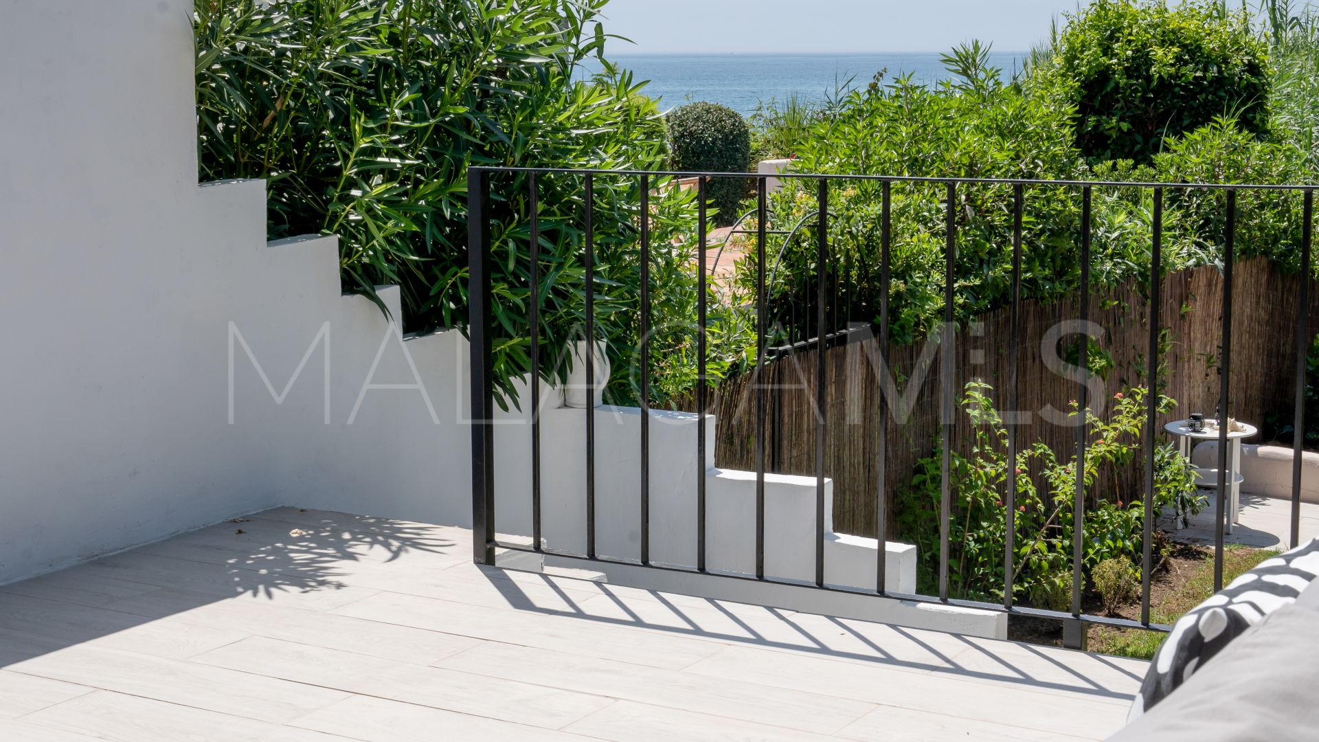 2 bedrooms Estepona villa for sale