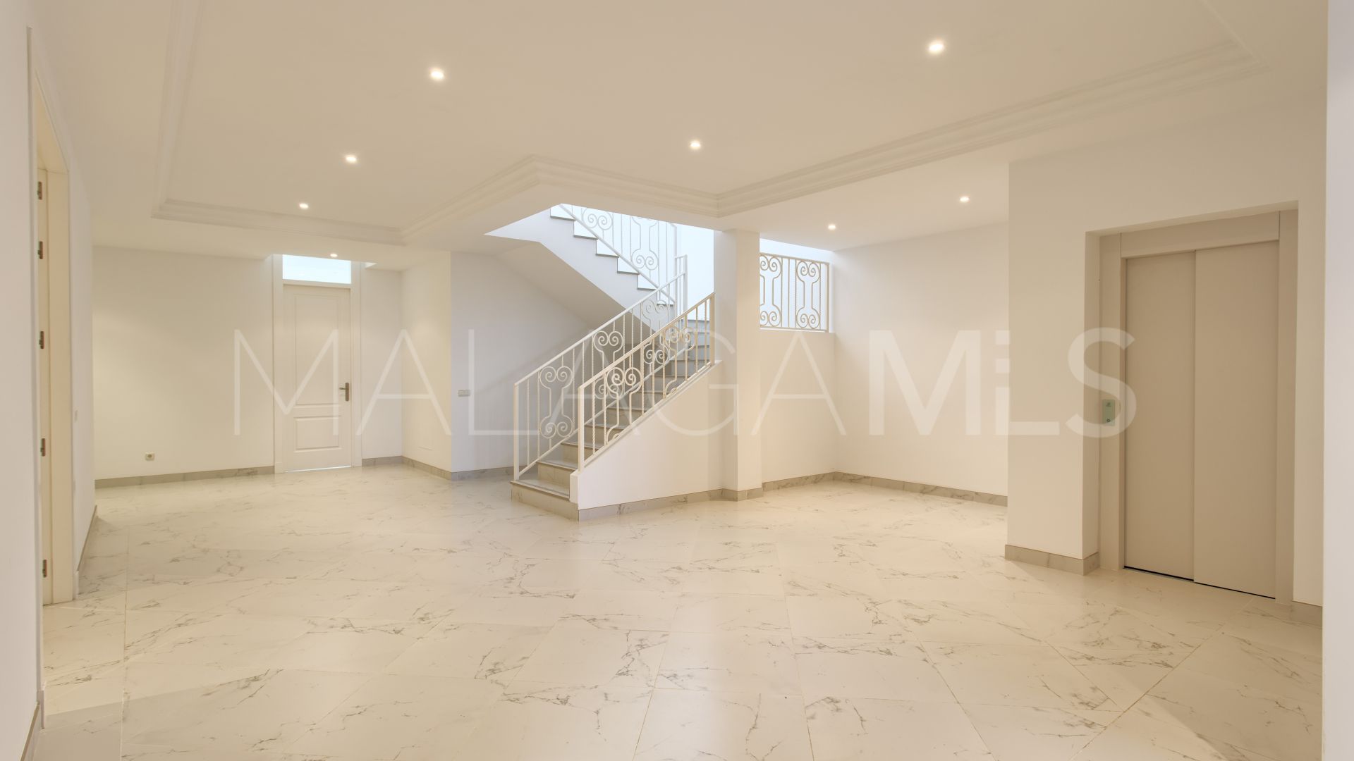 Villa a la venta de 8 bedrooms in Los Flamingos Golf
