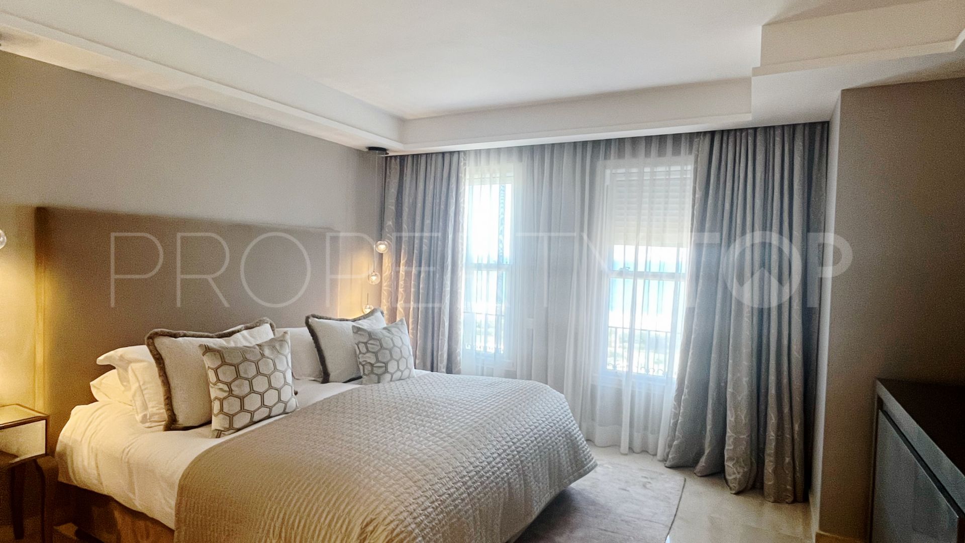 4 bedrooms penthouse for sale in Los Granados de Duquesa