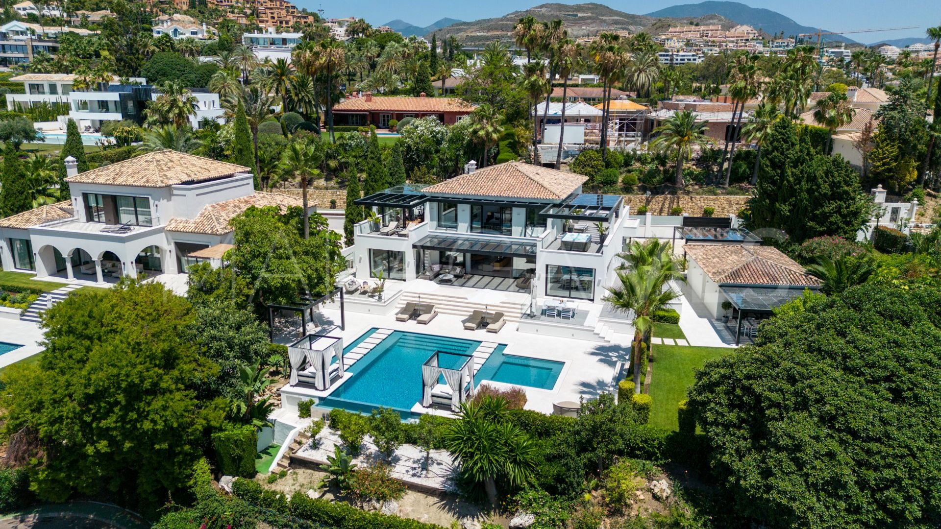 Villa with 5 bedrooms for sale in Marbella