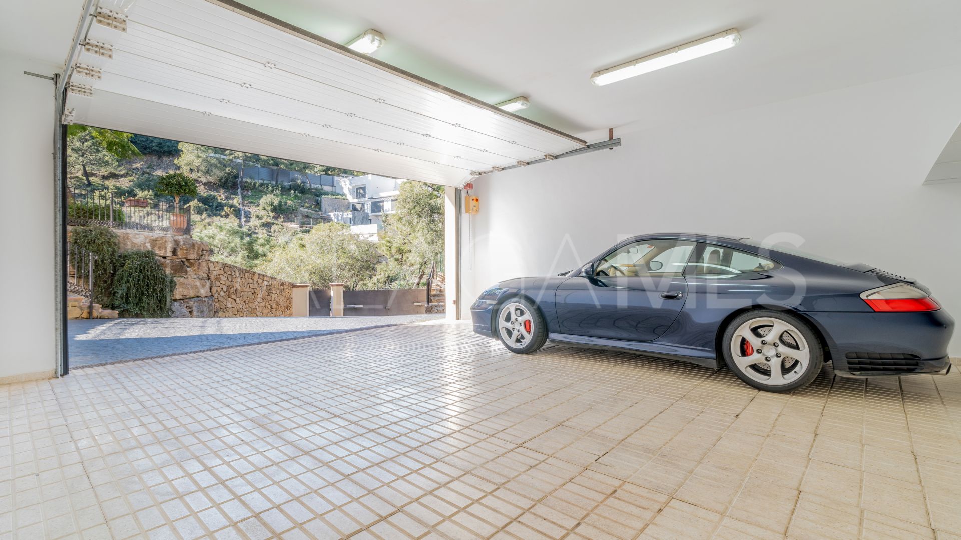 Villa for sale in Marbella