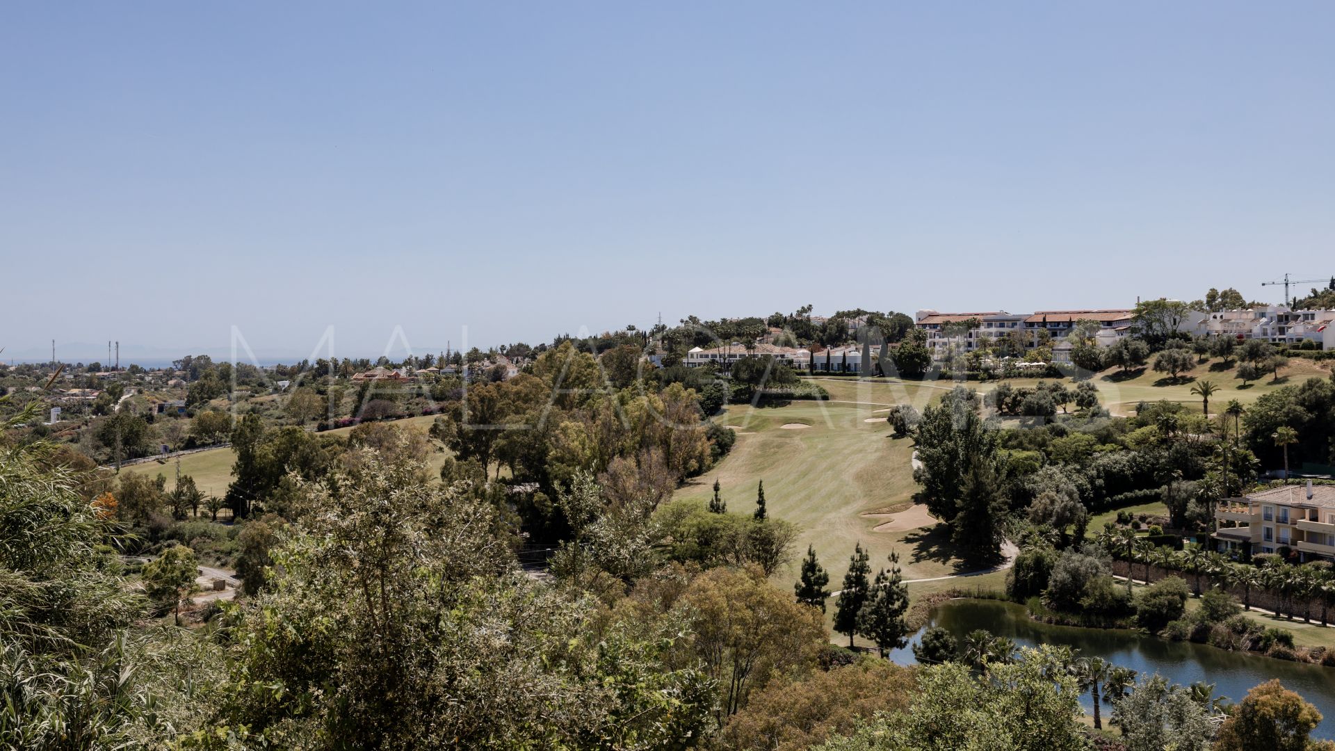 Buy villa de 5 bedrooms in Marbella