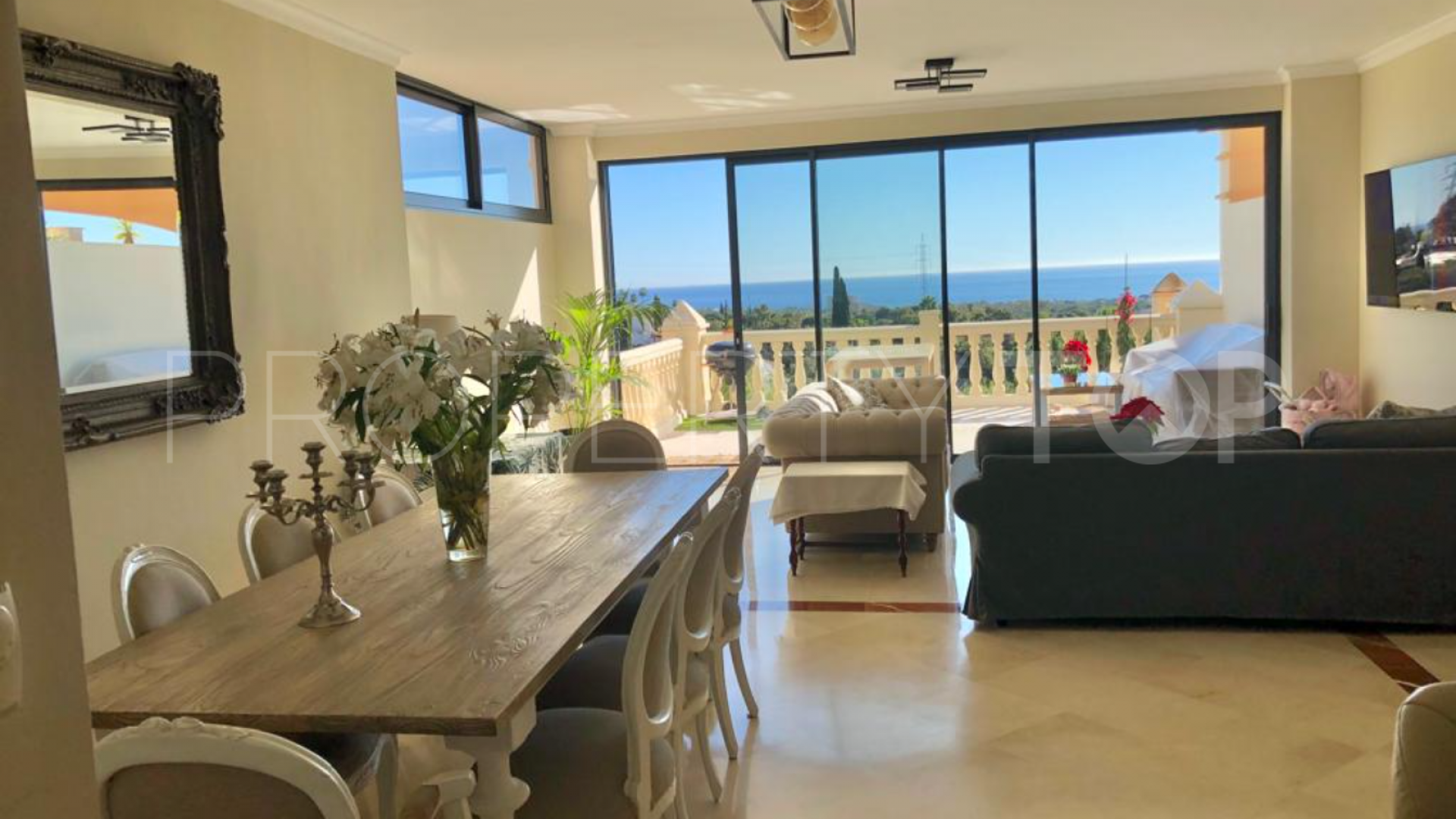 Villa en venta en Marbella con 3 dormitorios