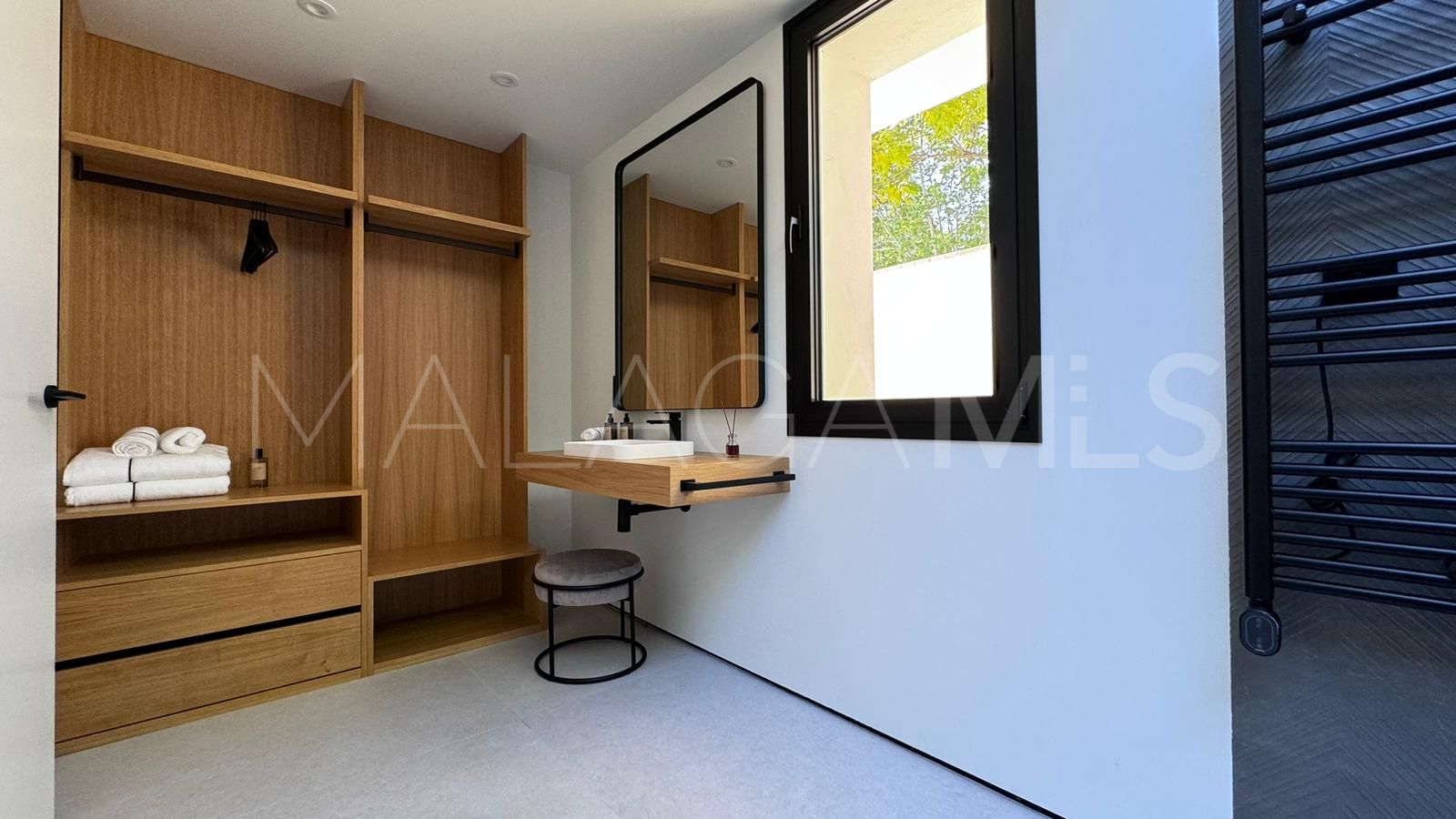 Villa for sale in Nueva Andalucia