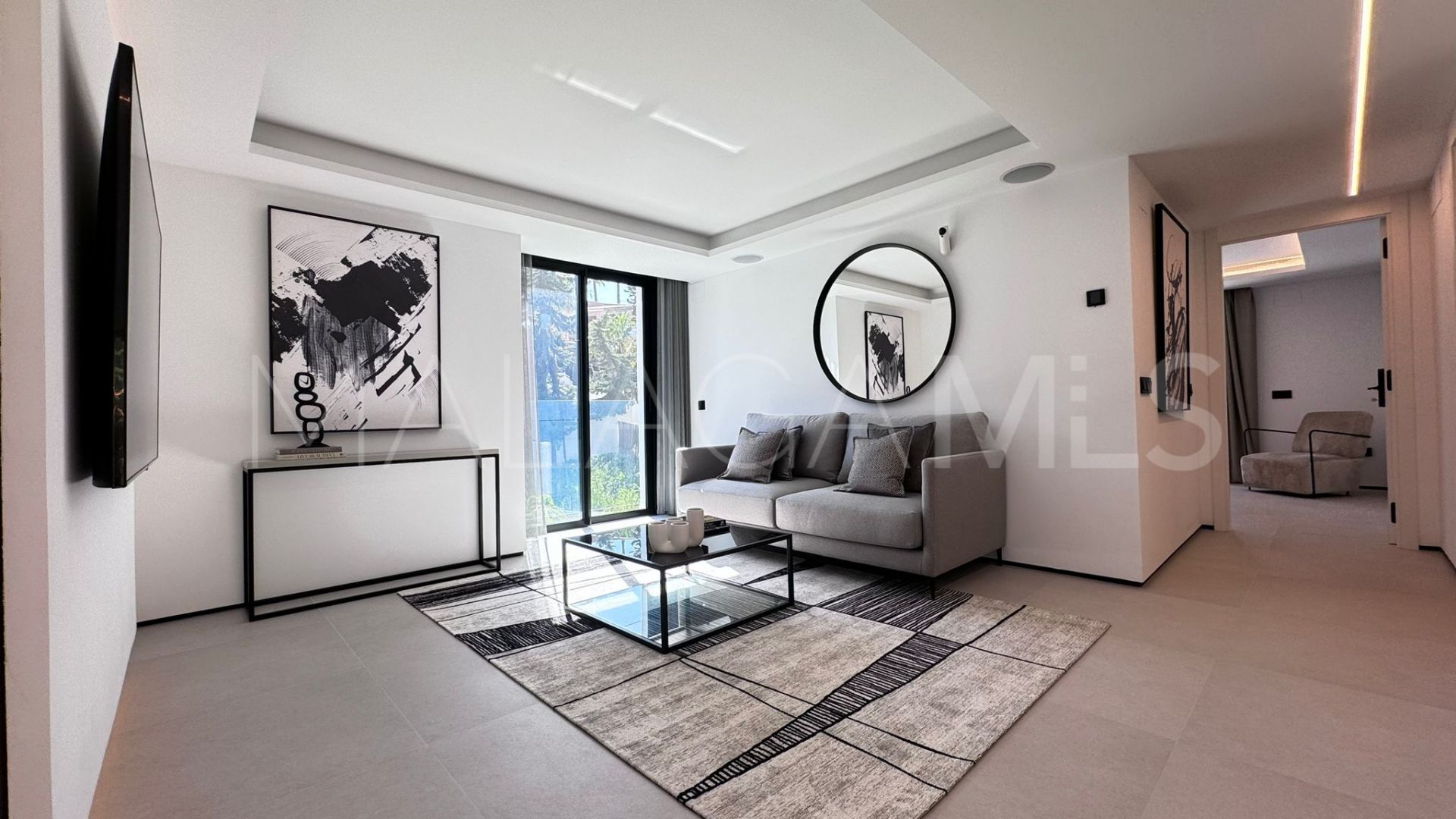 Villa for sale in Nueva Andalucia