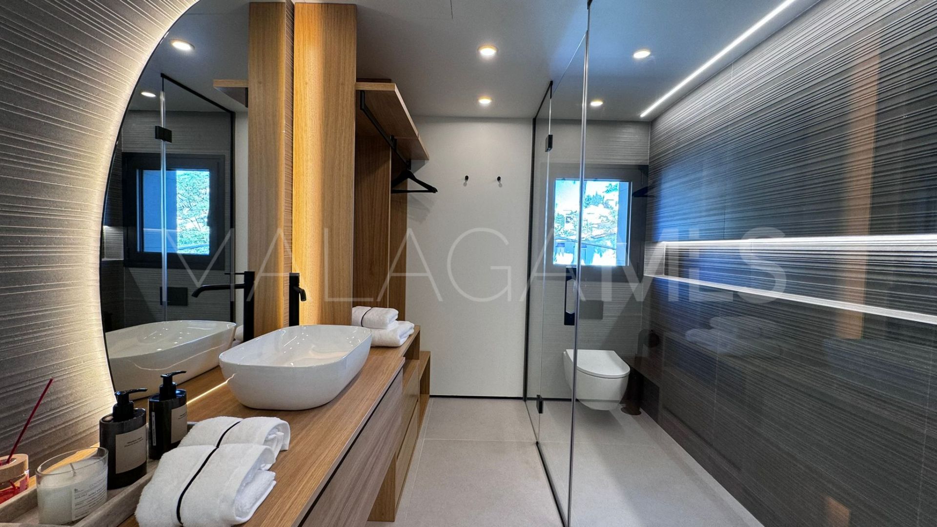 Villa for sale in Nueva Andalucia