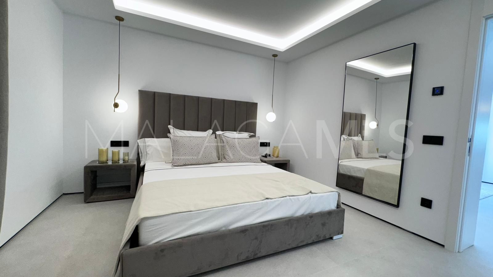 Villa for sale in Nueva Andalucia