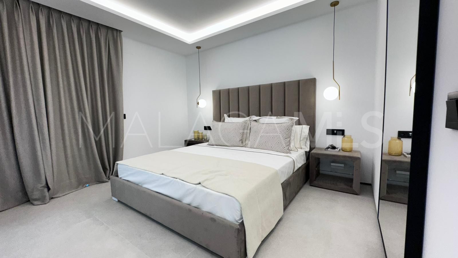 Villa for sale in Nueva Andalucia