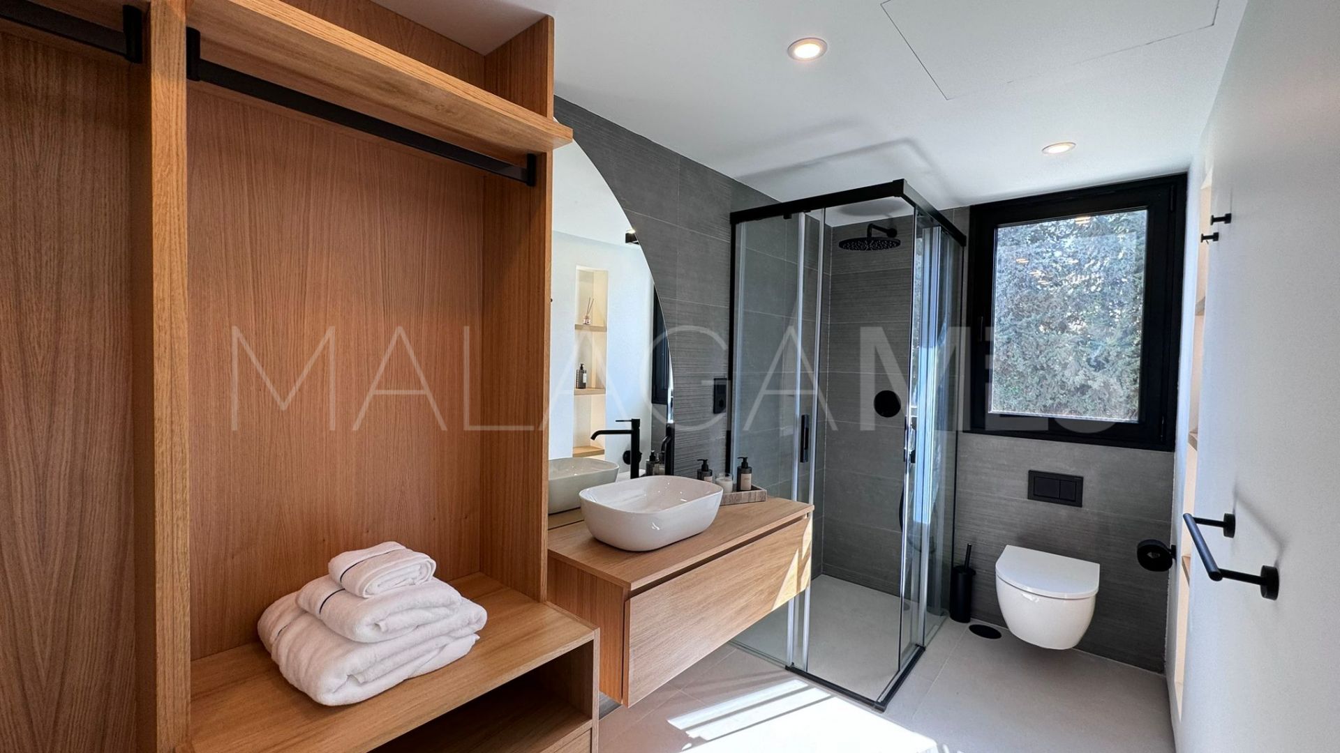 Villa for sale in Nueva Andalucia