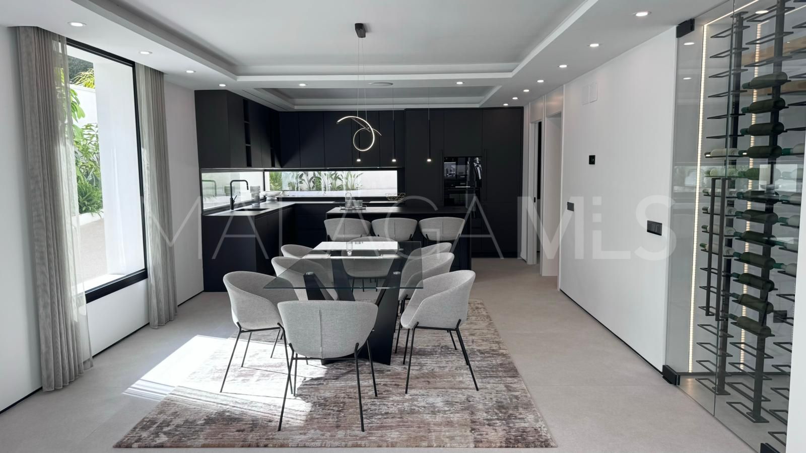 Villa for sale in Nueva Andalucia